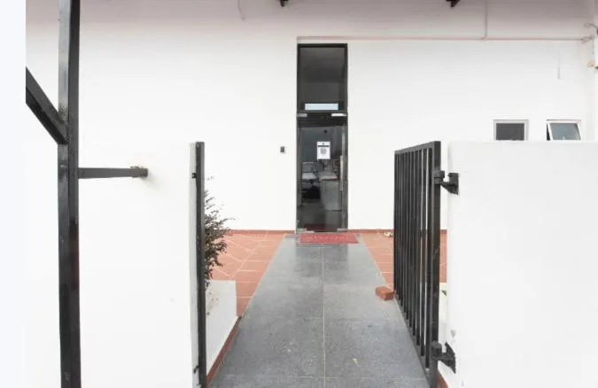 Parking in Hotel EzzyHome Kebun Teh