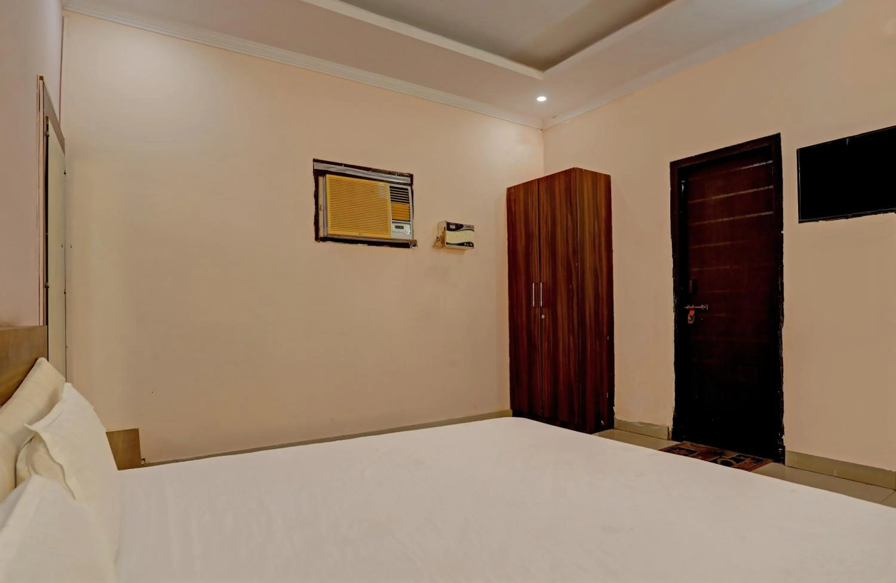 Bedroom, Bed in OYO Himanshi Palace