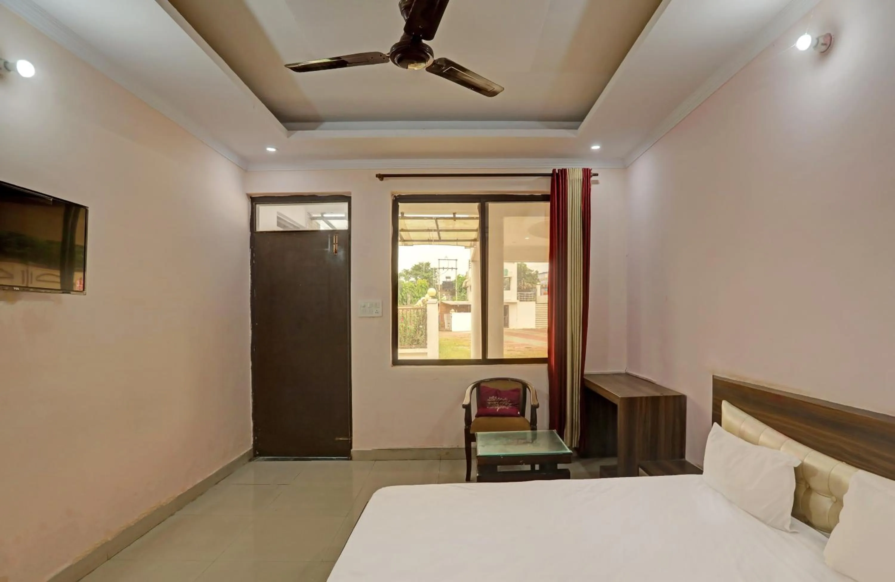 Bedroom in OYO Himanshi Palace