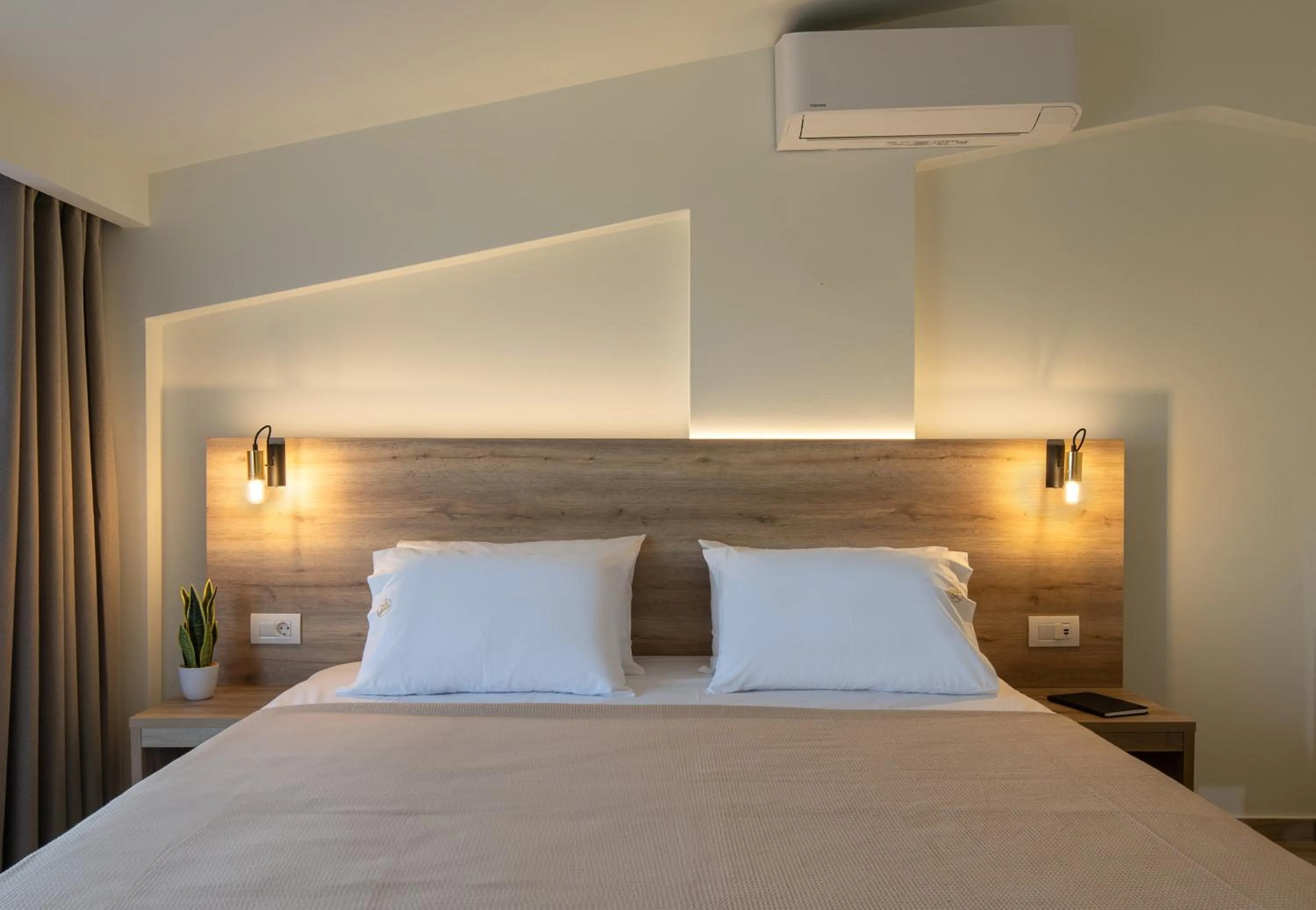 Bedroom, Bed in Aetherion Studios & Suites