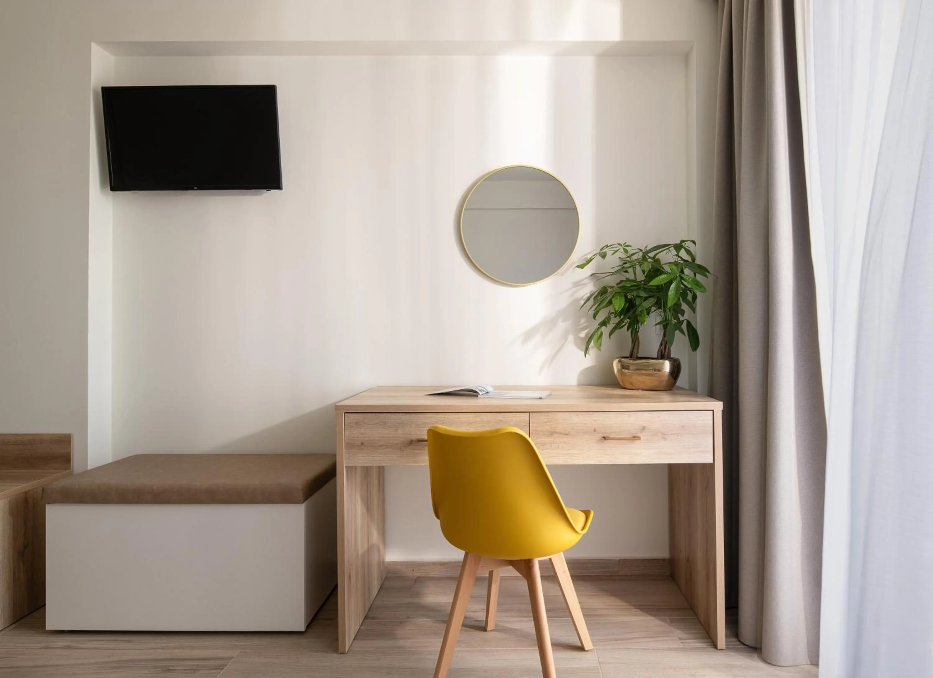 TV and multimedia in Aetherion Studios & Suites