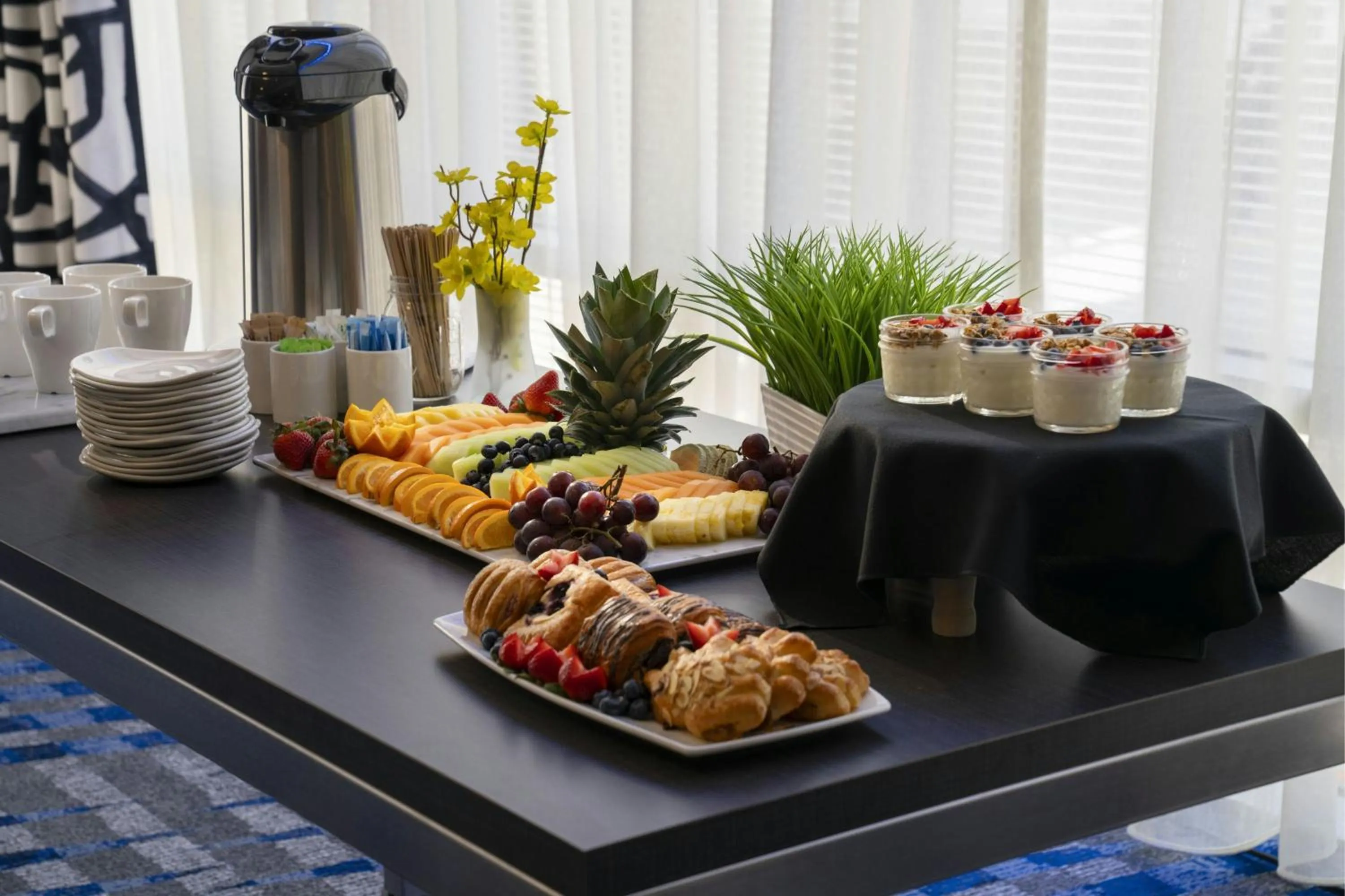 Meeting/conference room in Courtyard by Marriott Los Angeles L.A. LIVE