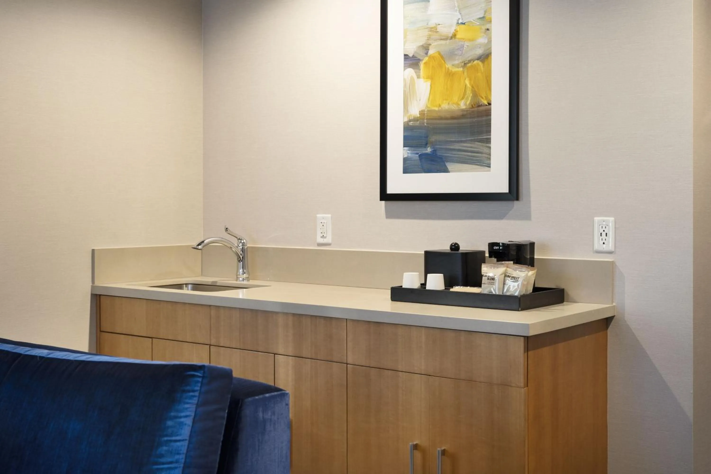 Lounge or bar in Courtyard by Marriott Los Angeles L.A. LIVE