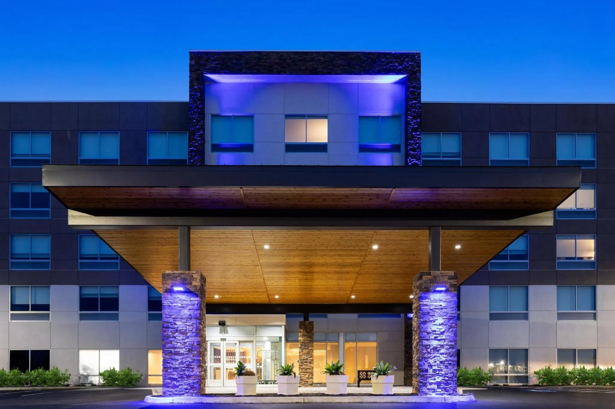 Property building in Holiday Inn Express & Suites Waynesboro East