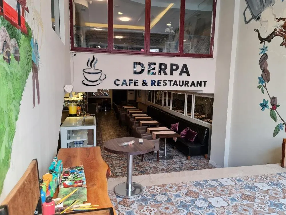 Restaurant/places to eat in Derpa Suite Hotel