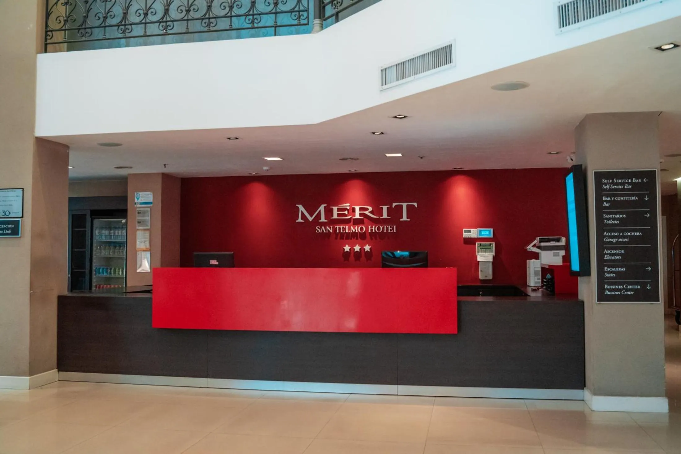 Lobby or reception in Mérit San Telmo by Amérian