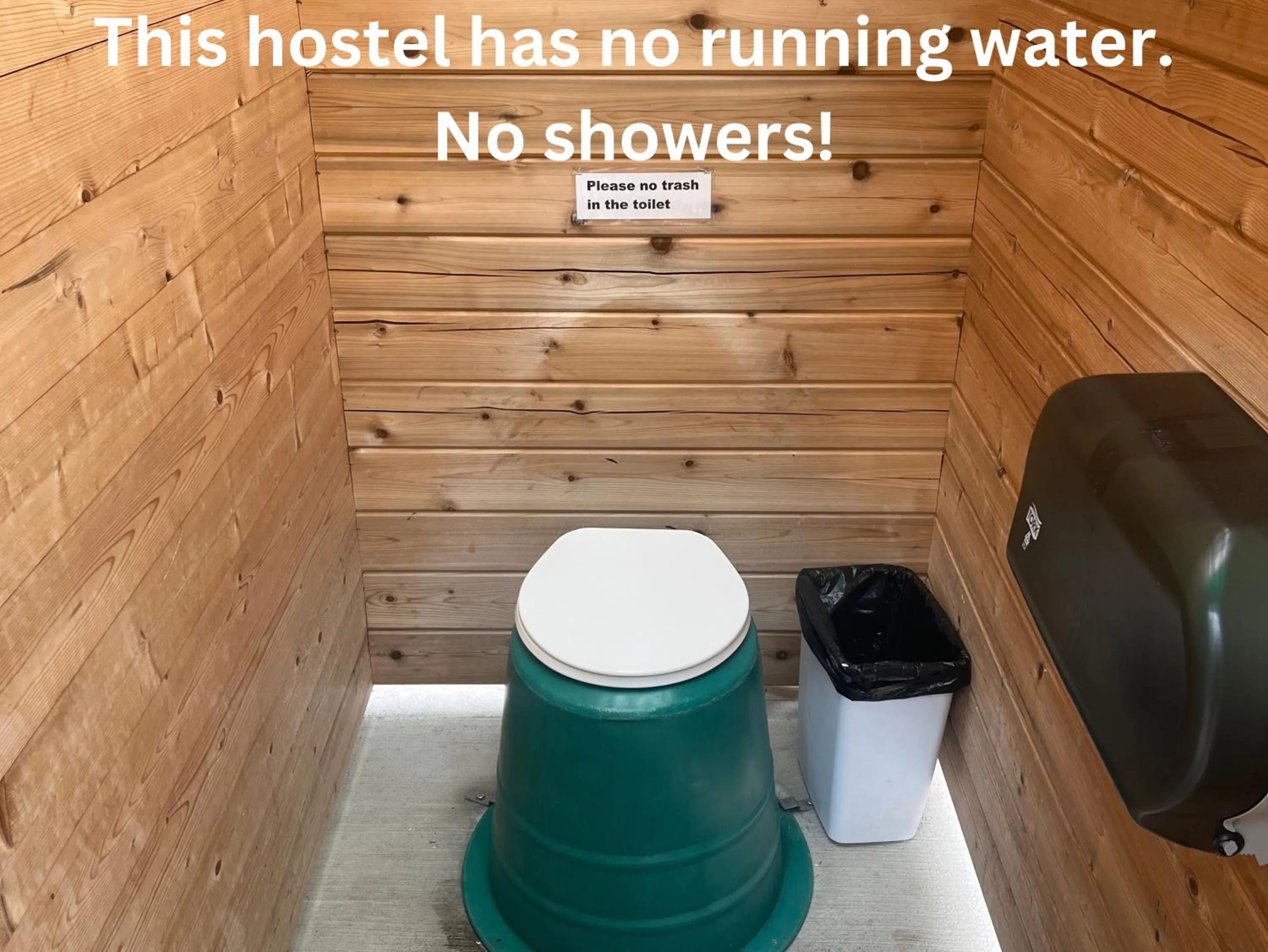 Bathroom in HI Mosquito Creek - Wilderness Hostel