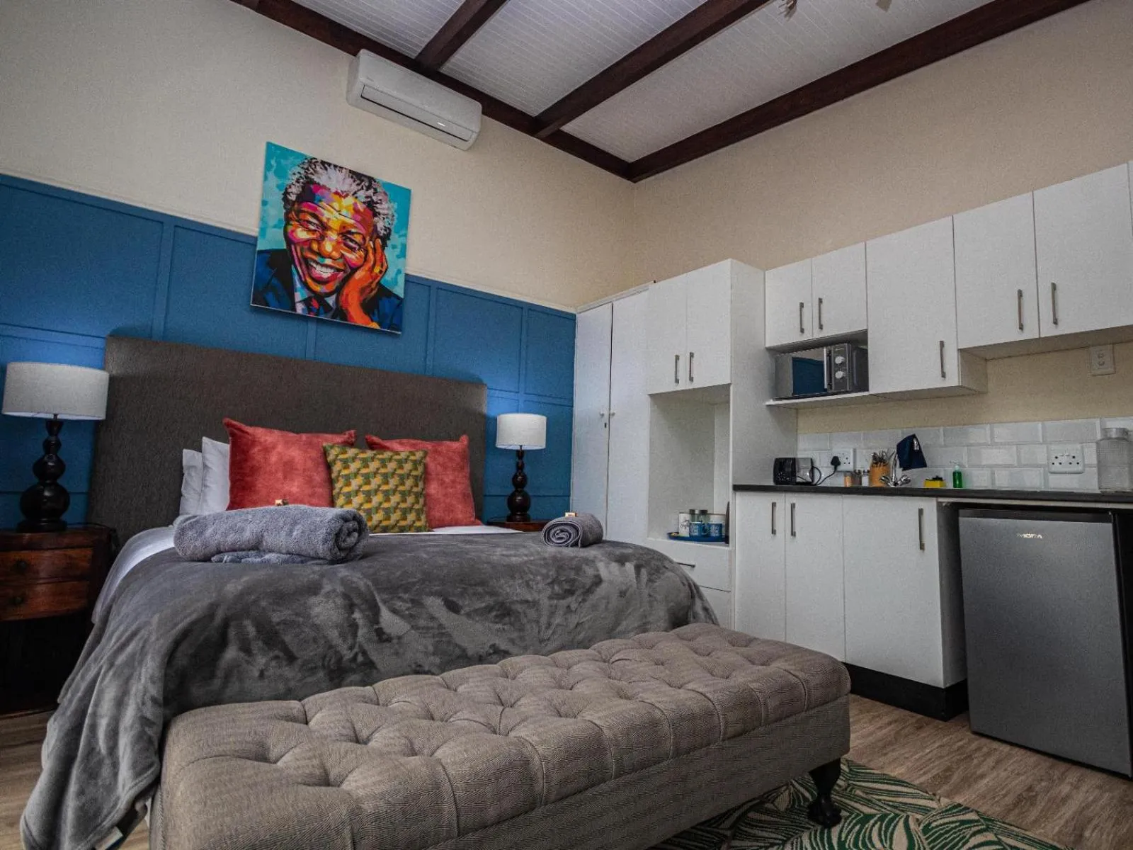 Kitchen or kitchenette, Bed in The Cock House