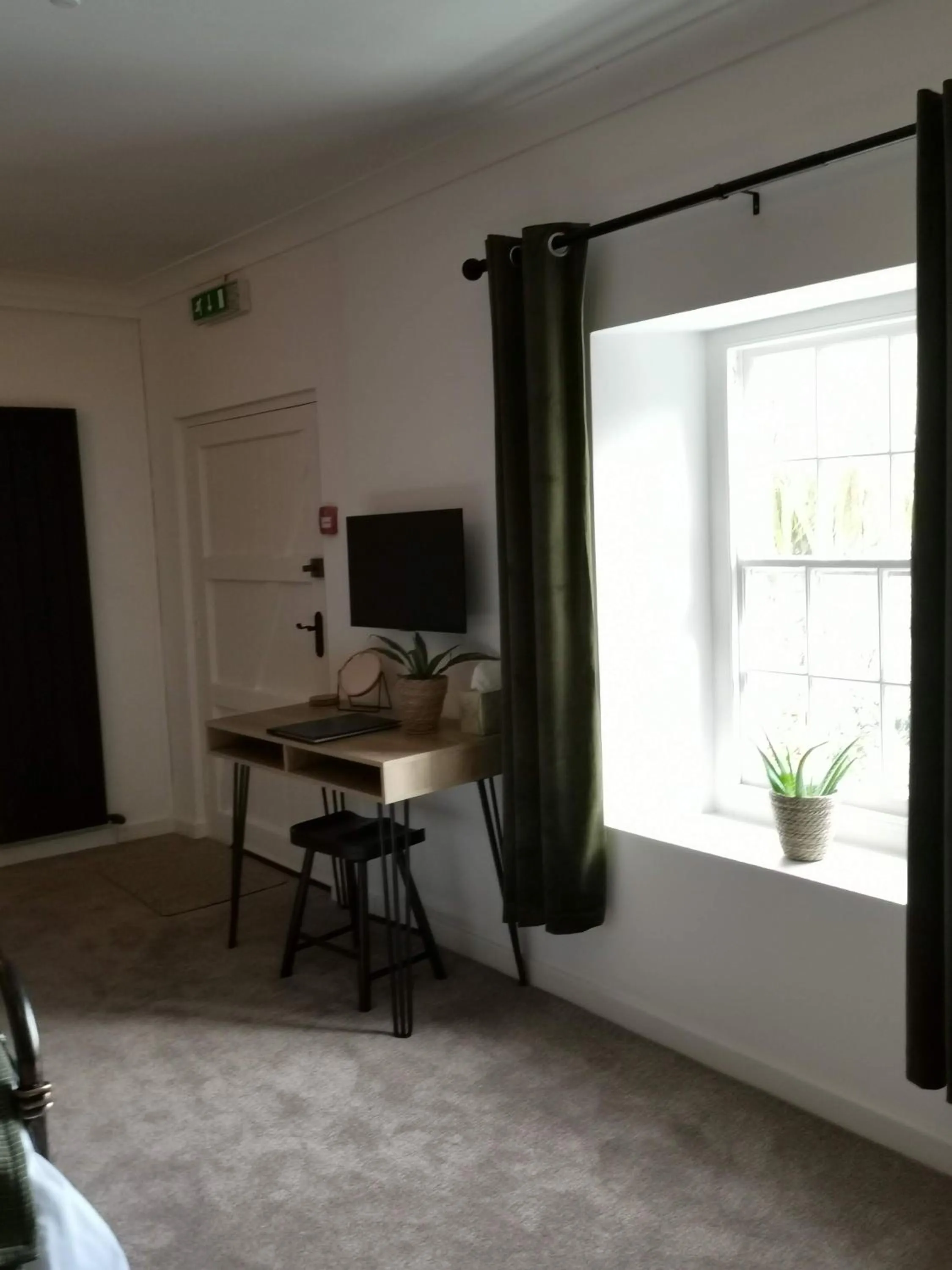 Bedroom in The Wolfe Inn Wolfscastle