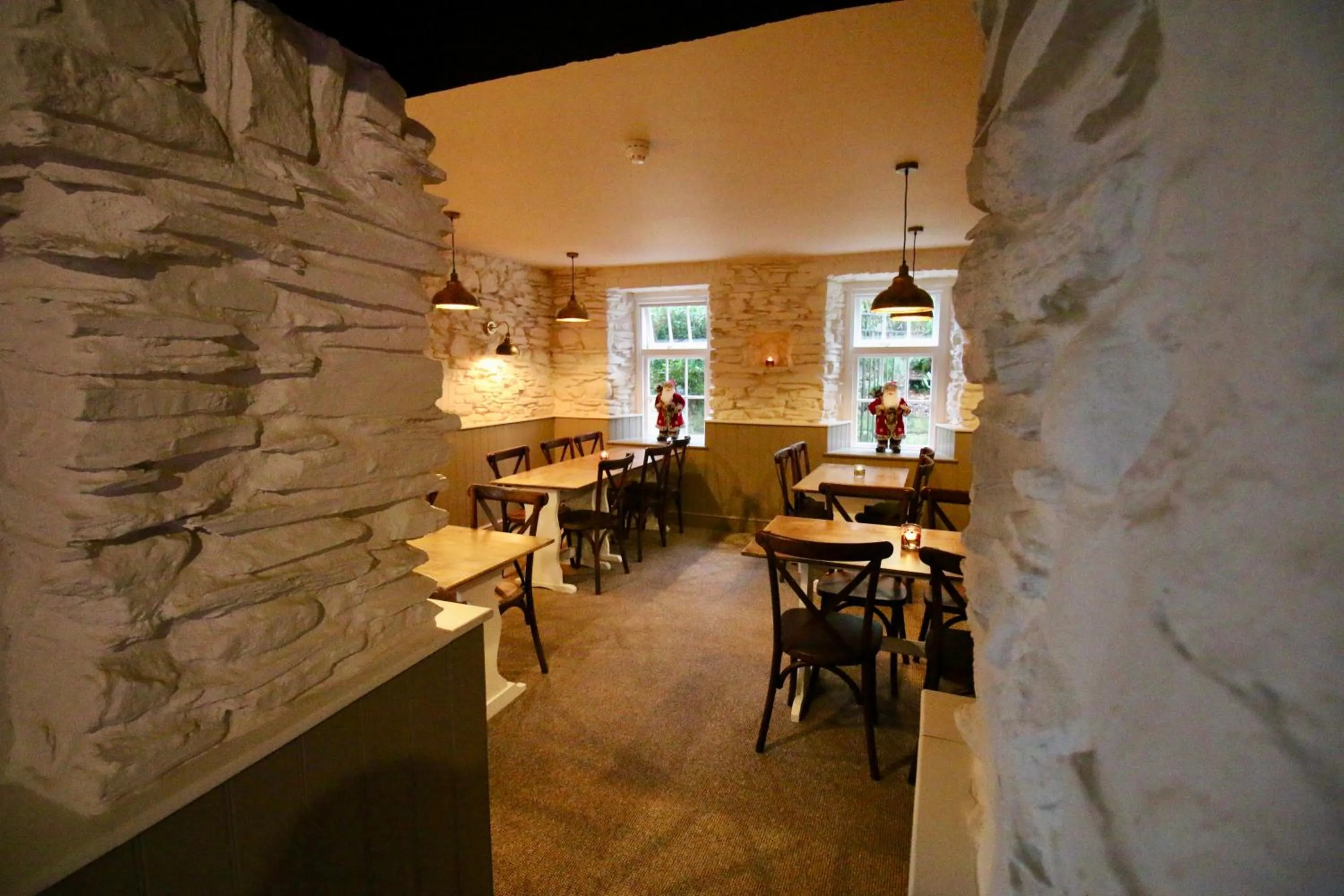 Restaurant/places to eat in The Wolfe Inn Wolfscastle