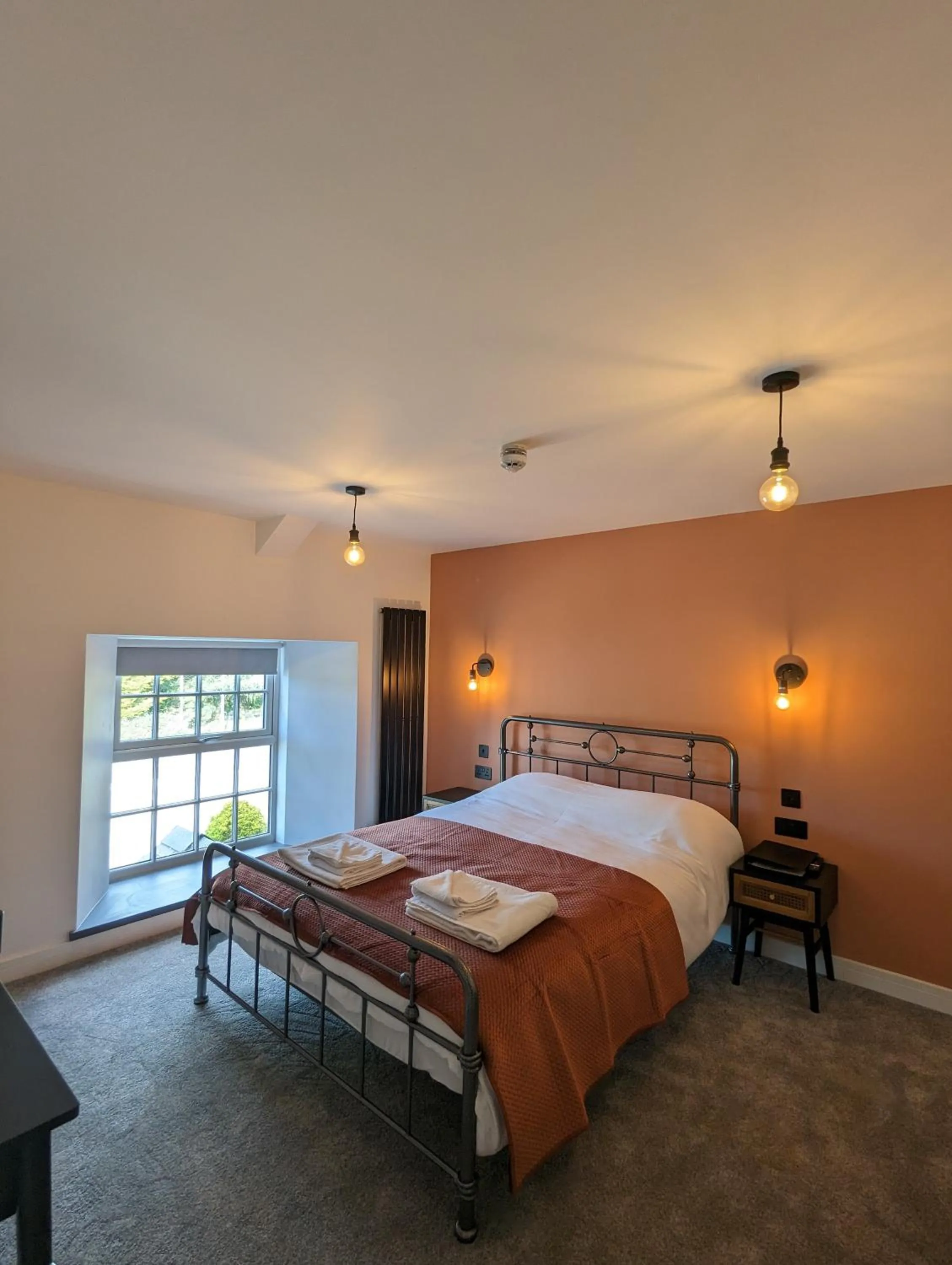 Bedroom, Bed in The Wolfe Inn Wolfscastle