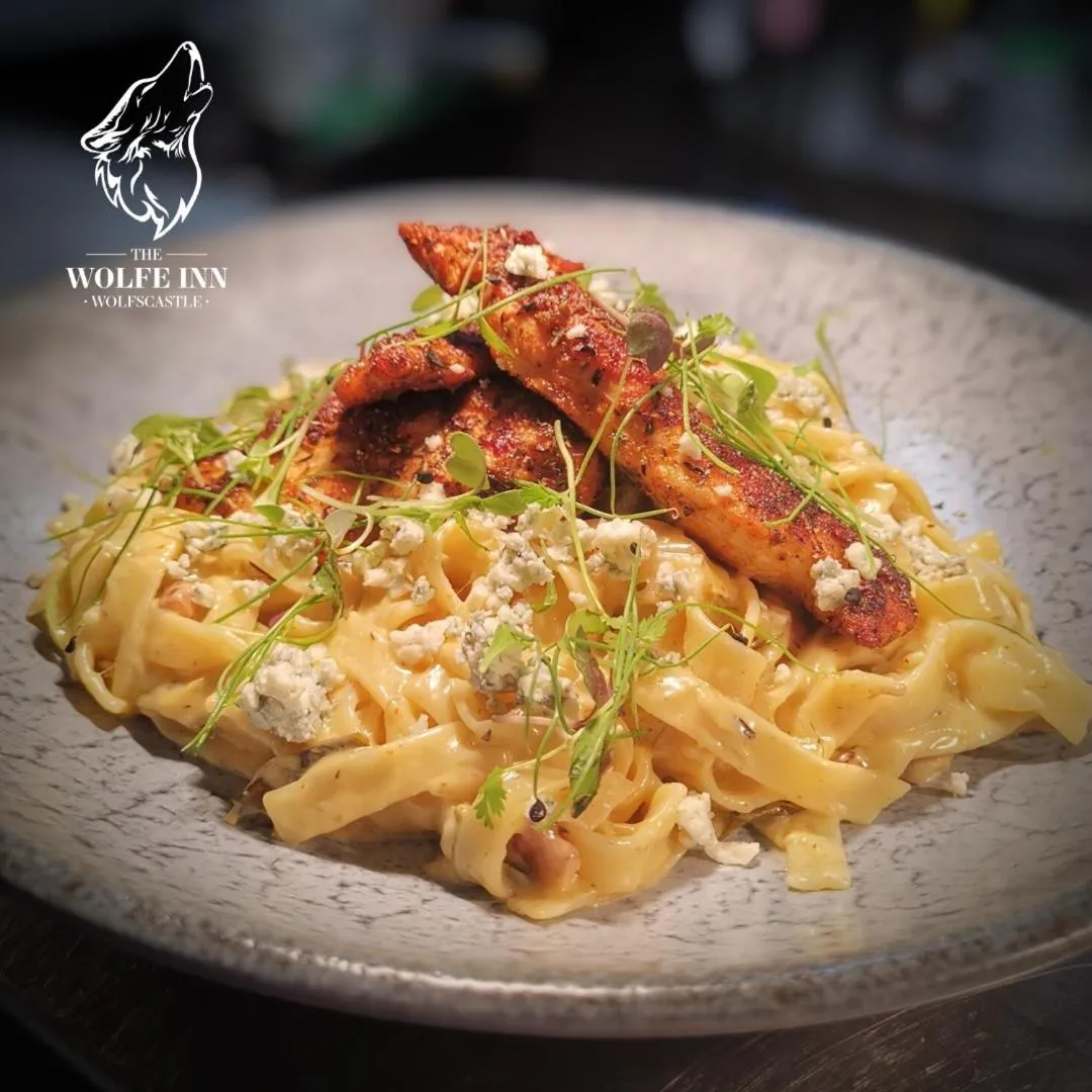 Restaurant/places to eat in The Wolfe Inn Wolfscastle