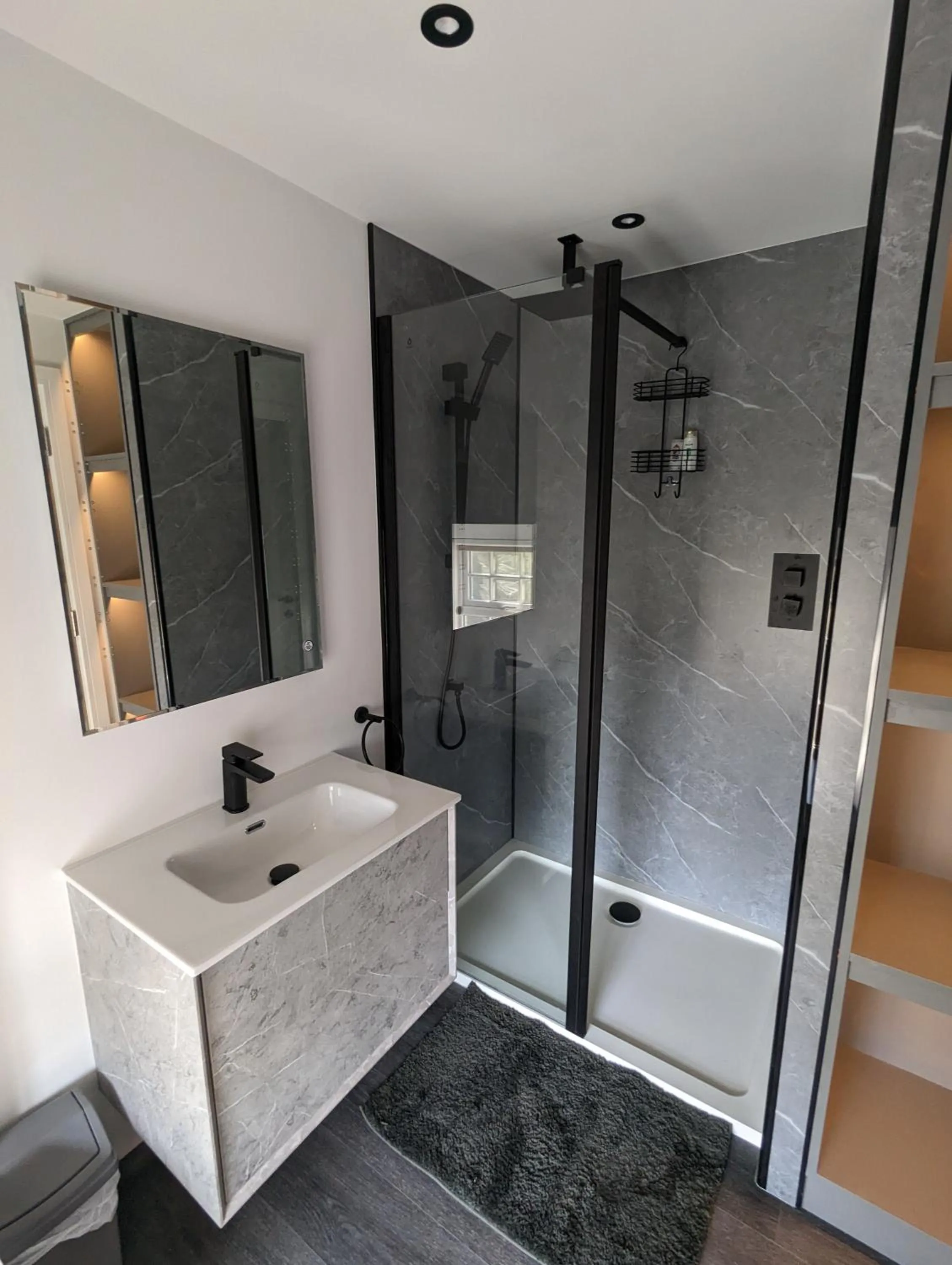 Bathroom in The Wolfe Inn Wolfscastle