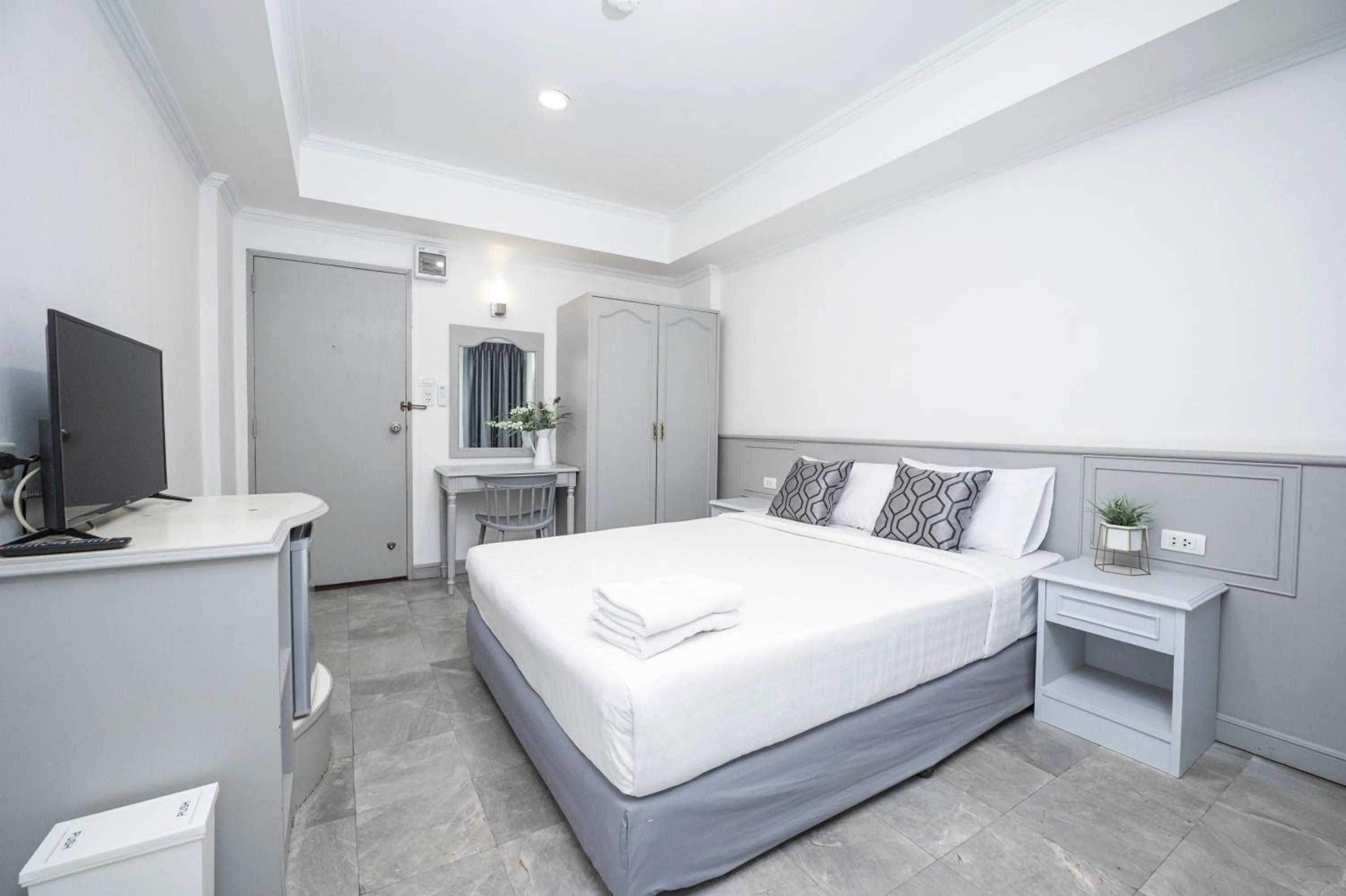 TV and multimedia, Bed in Chaipat Hotel