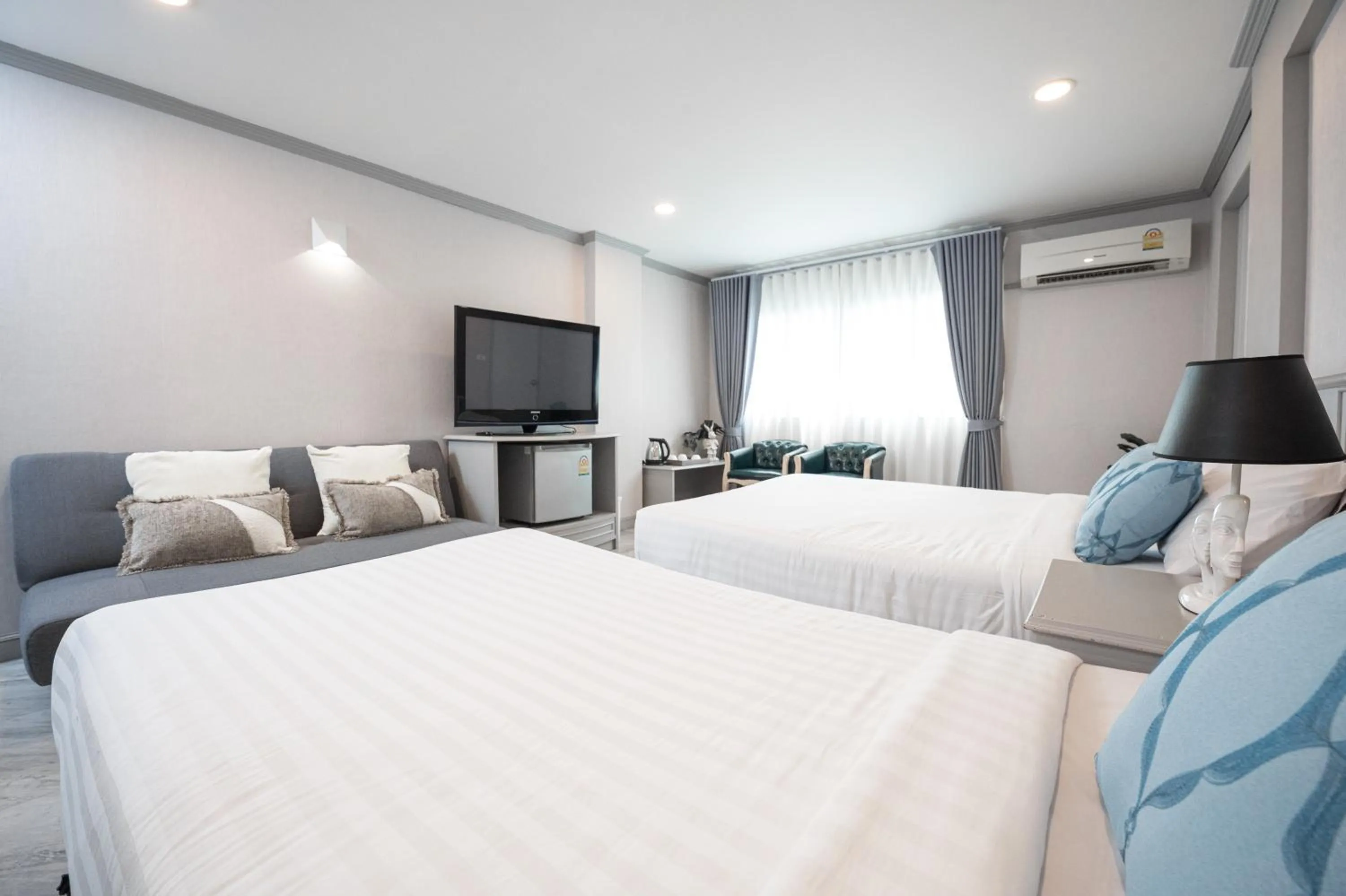 Bed in Chaipat Hotel