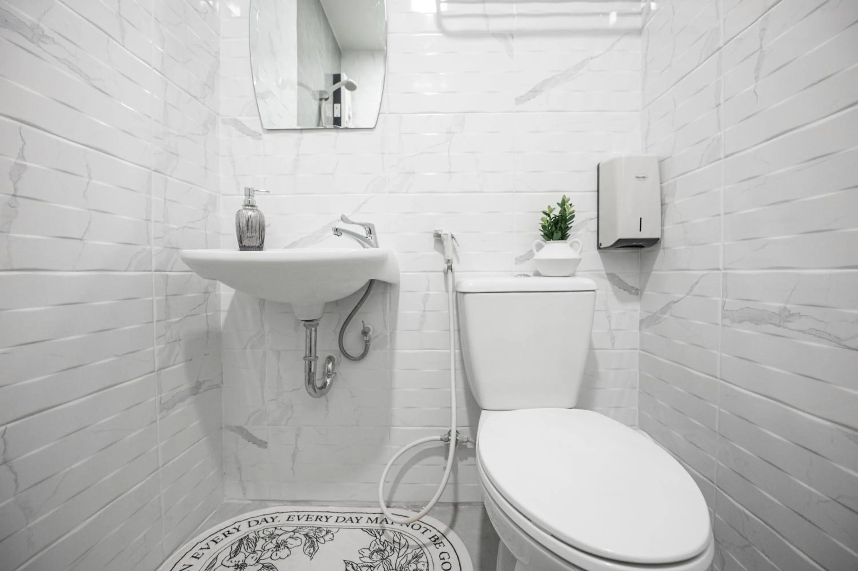 Bathroom in Chaipat Hotel