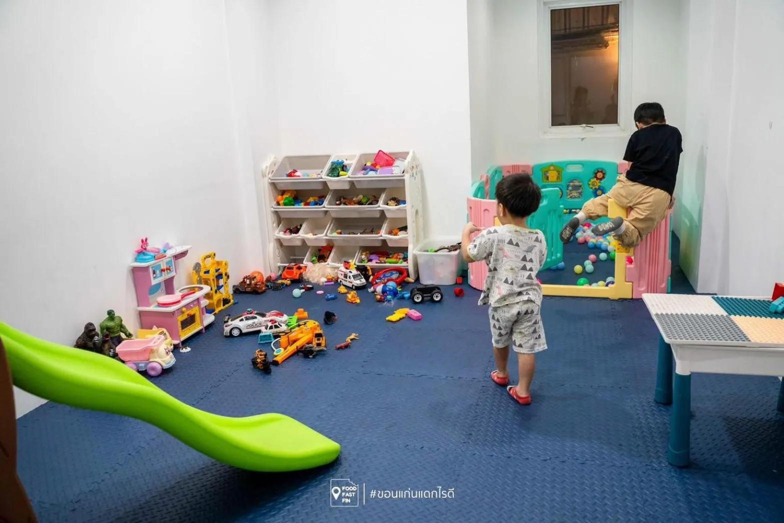 Restaurant/places to eat in Chaipat Hotel