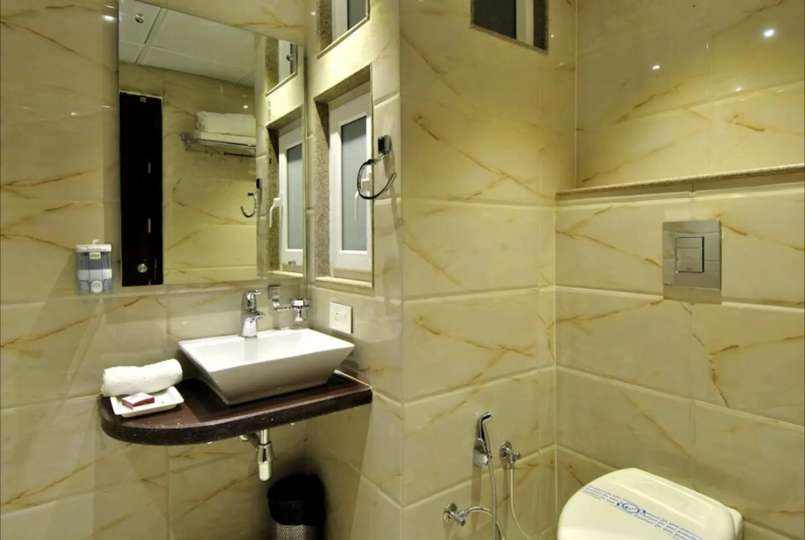 Bathroom in Hotel Sai Miracle - New Delhi
