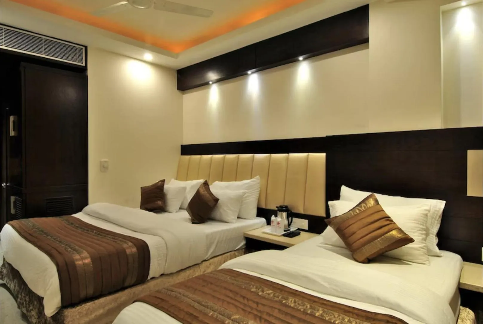 Bedroom in Hotel Sai Miracle - New Delhi