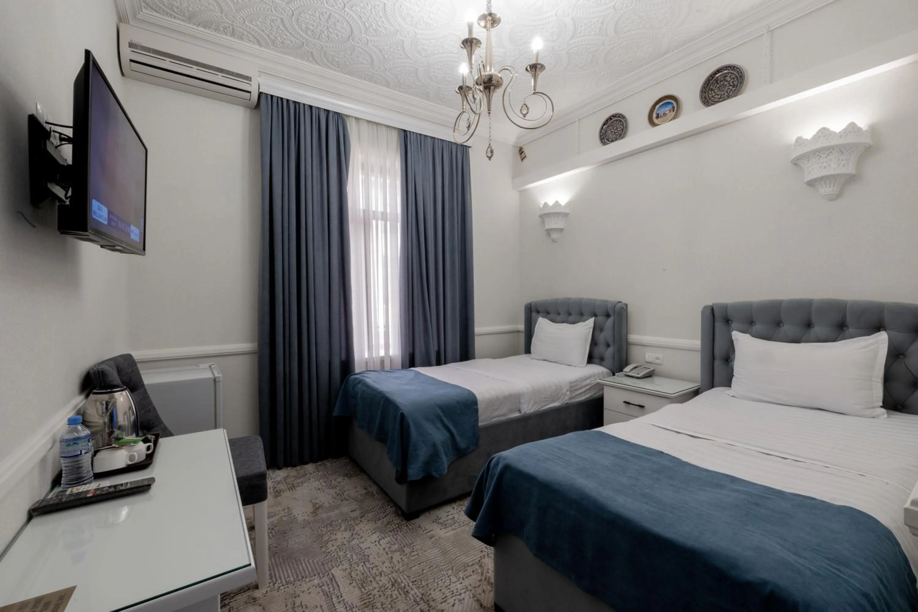 Bed in Hotel Billuri Sitora