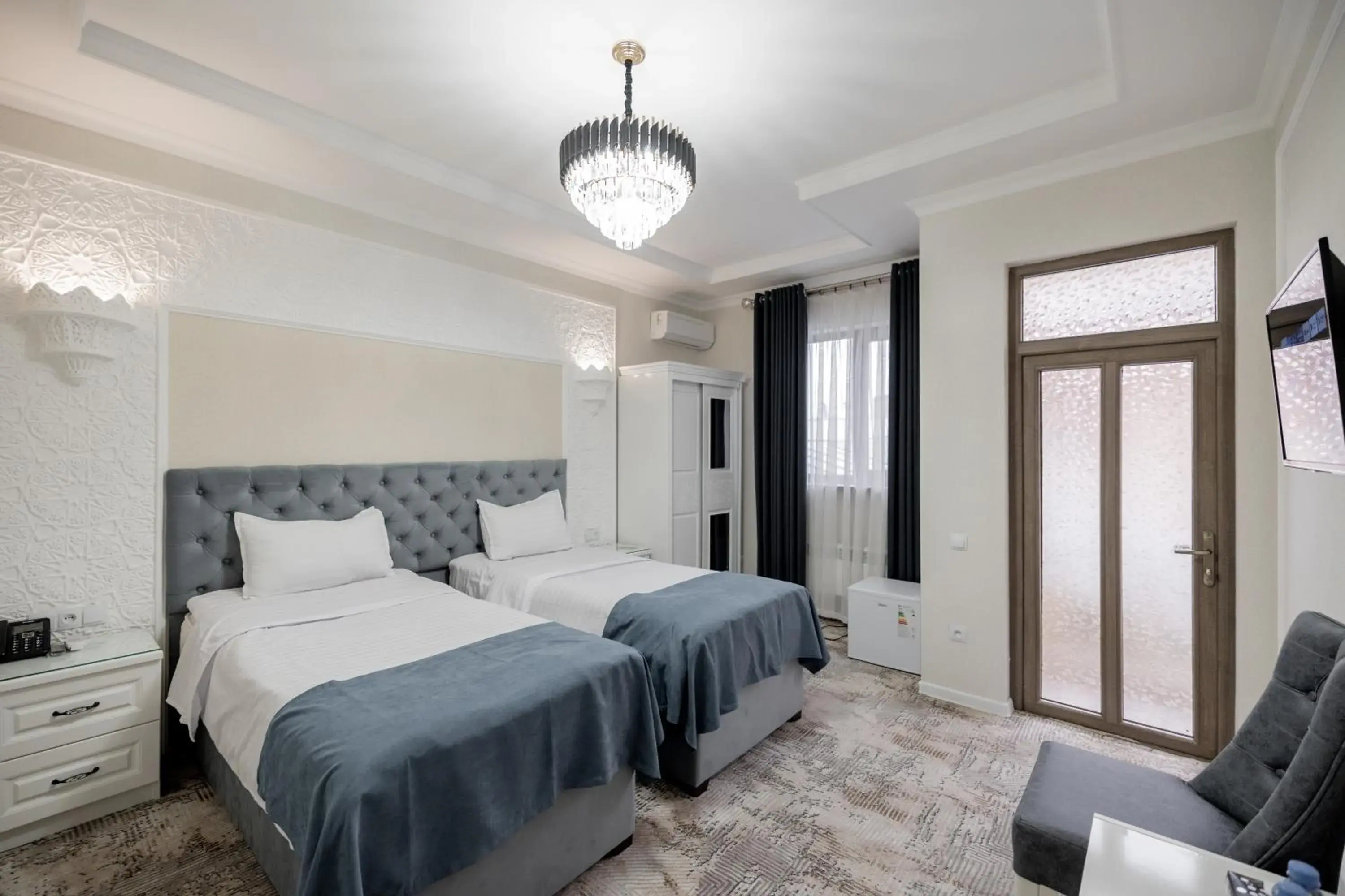 Deluxe Double Room with Two Double Beds in Hotel Billuri Sitora Deluxe Double Room with Two Double Beds in Hotel Billuri Sitora