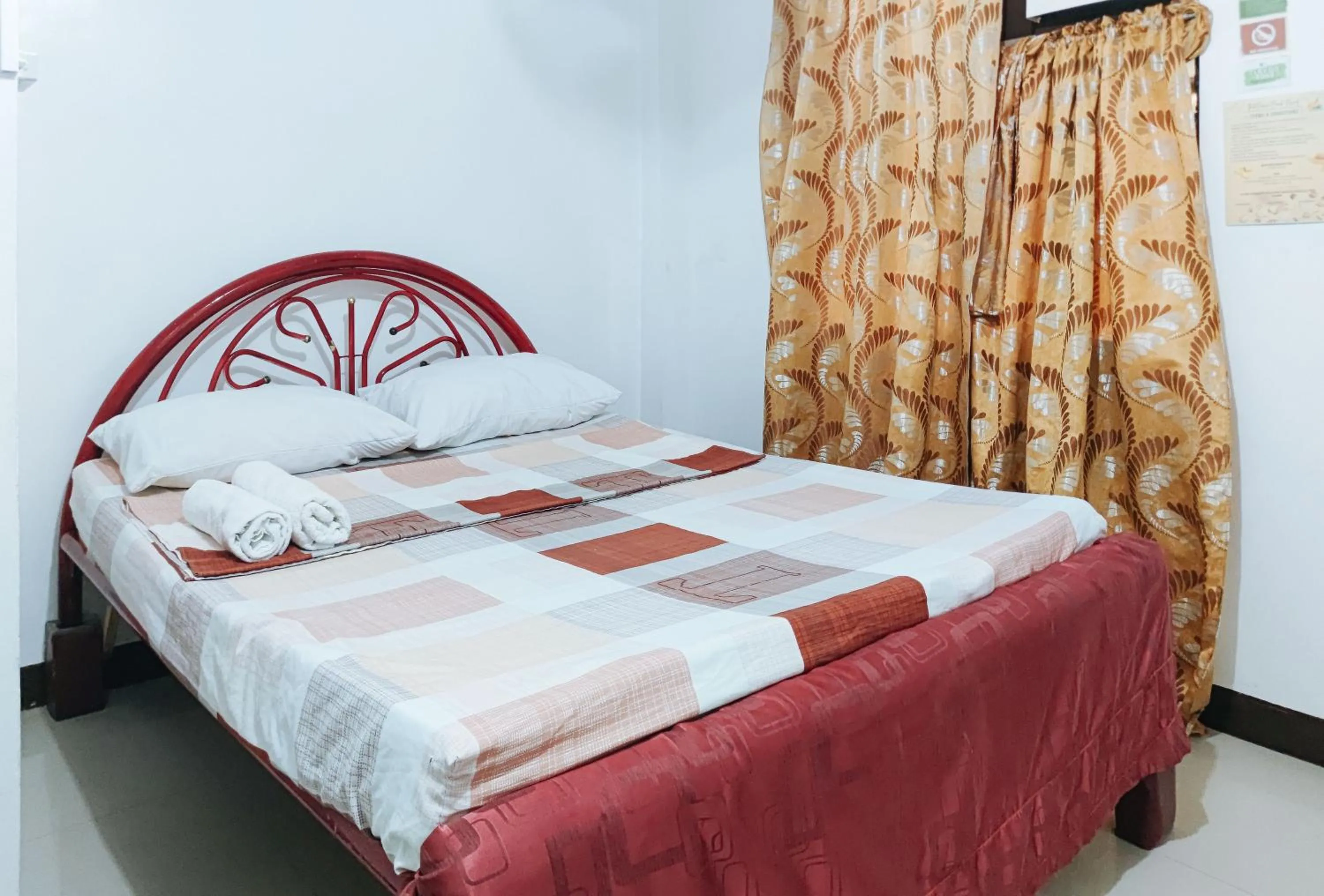 Bed in Iloilo Paraw Beach Resort