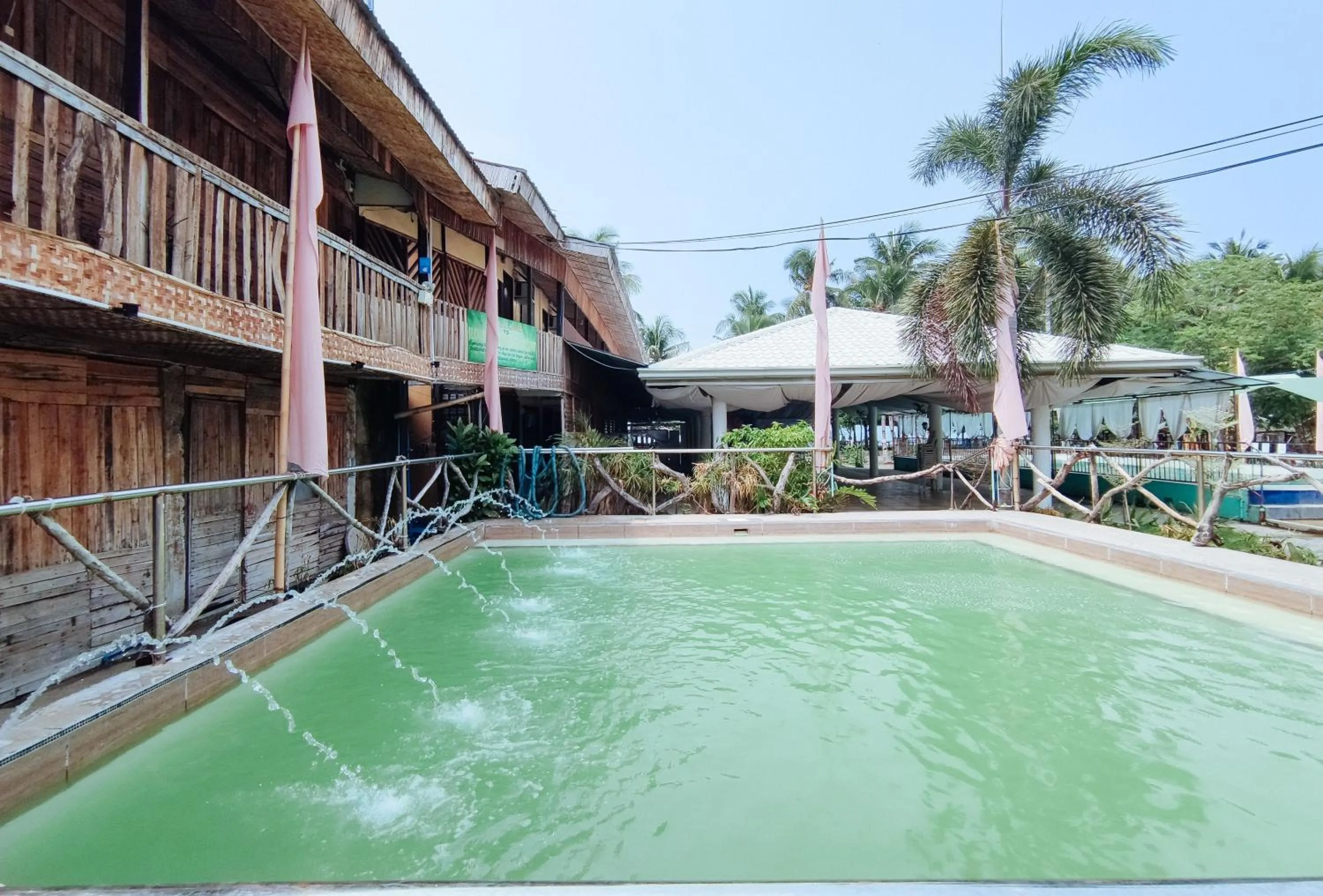 Swimming pool in Iloilo Paraw Beach Resort