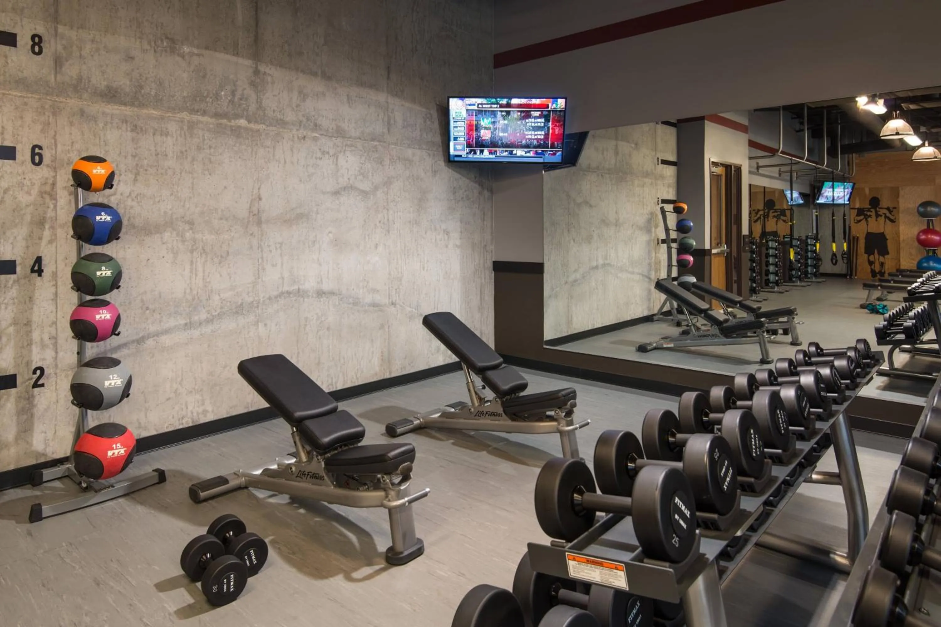 Fitness centre/facilities in Courtyard by Marriott Irvine Spectrum