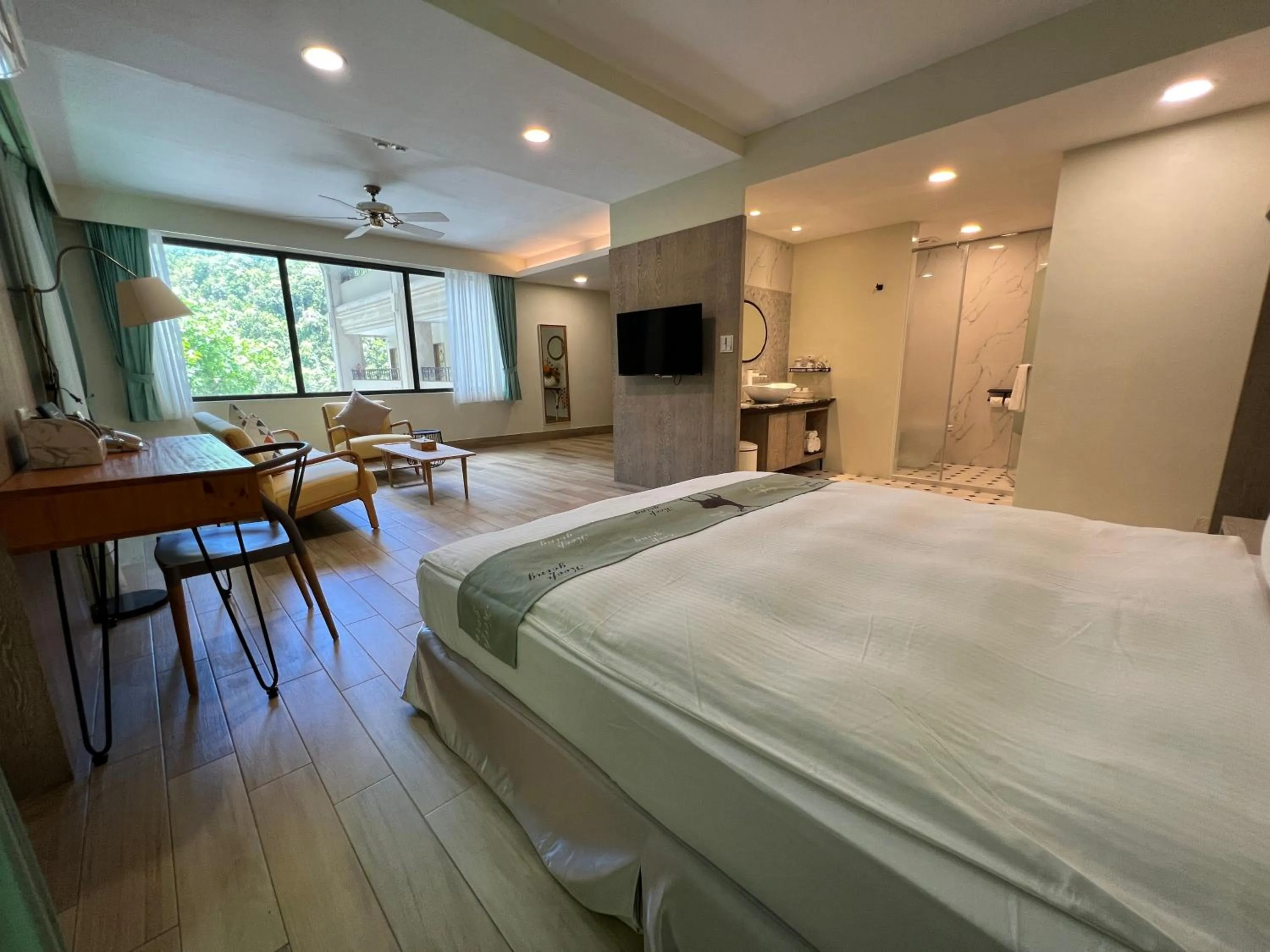 Photo of the whole room, Bed in Sea Passion Hotel