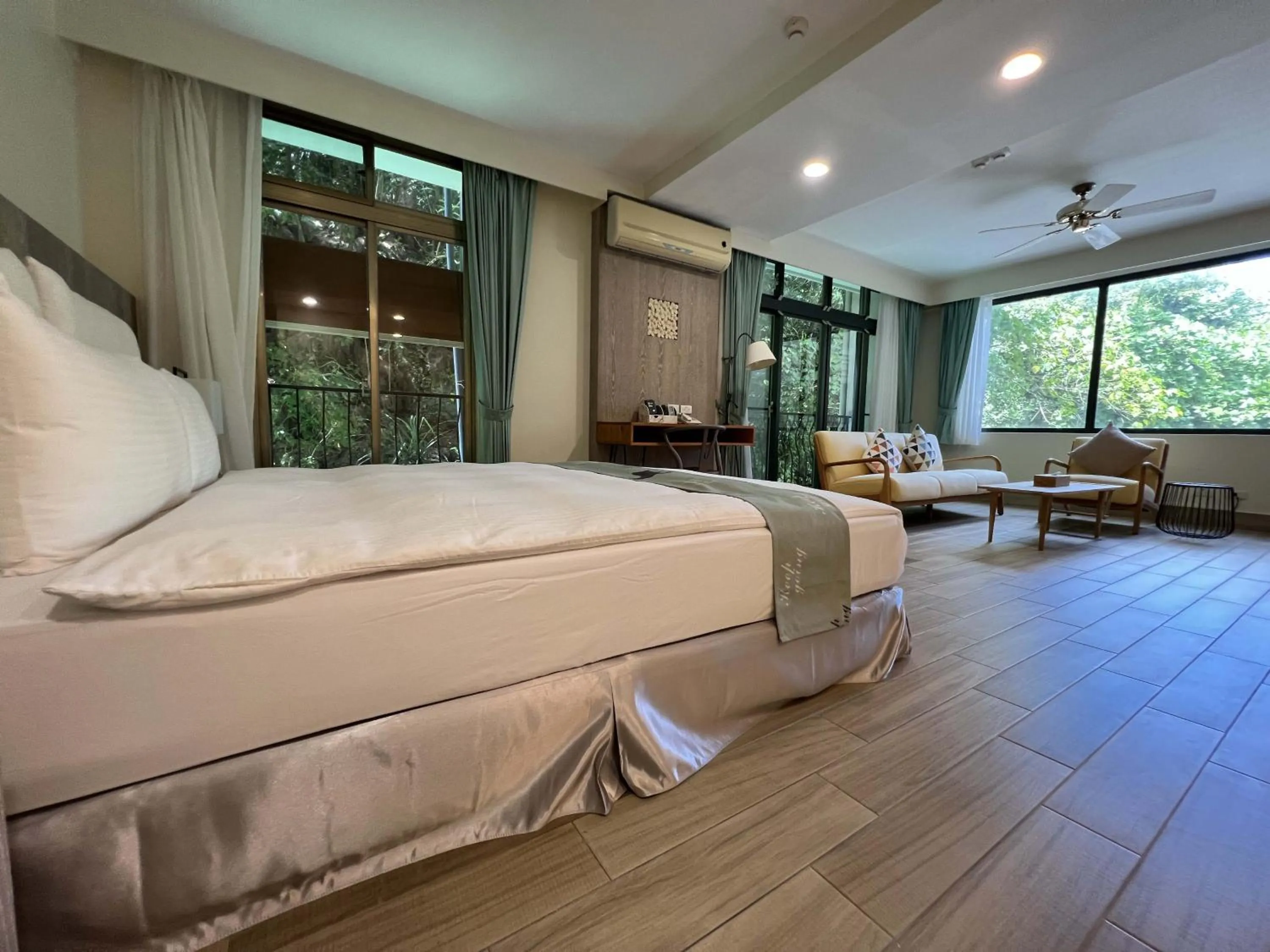 Photo of the whole room, Bed in Sea Passion Hotel