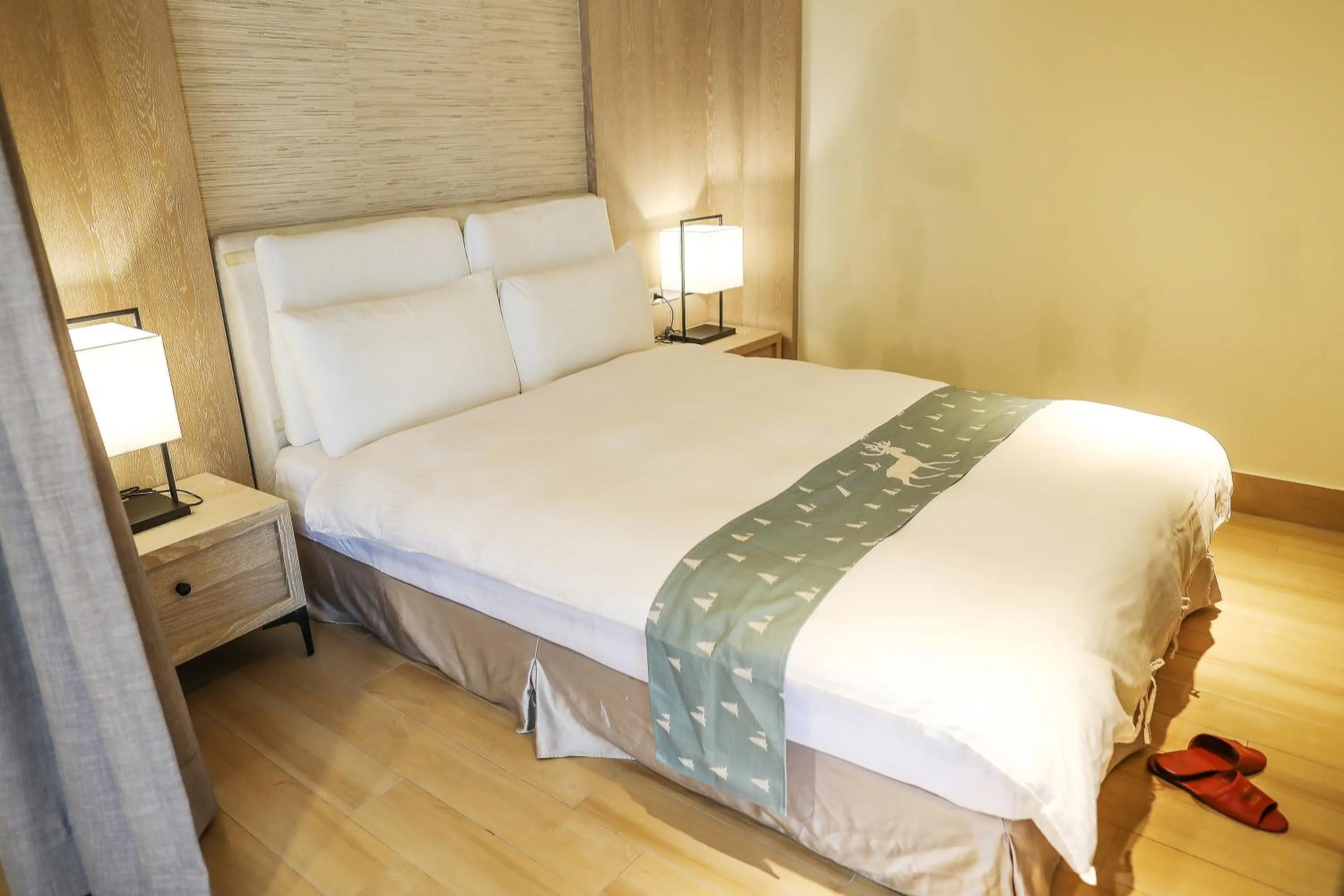 Photo of the whole room, Bed in Sea Passion Hotel