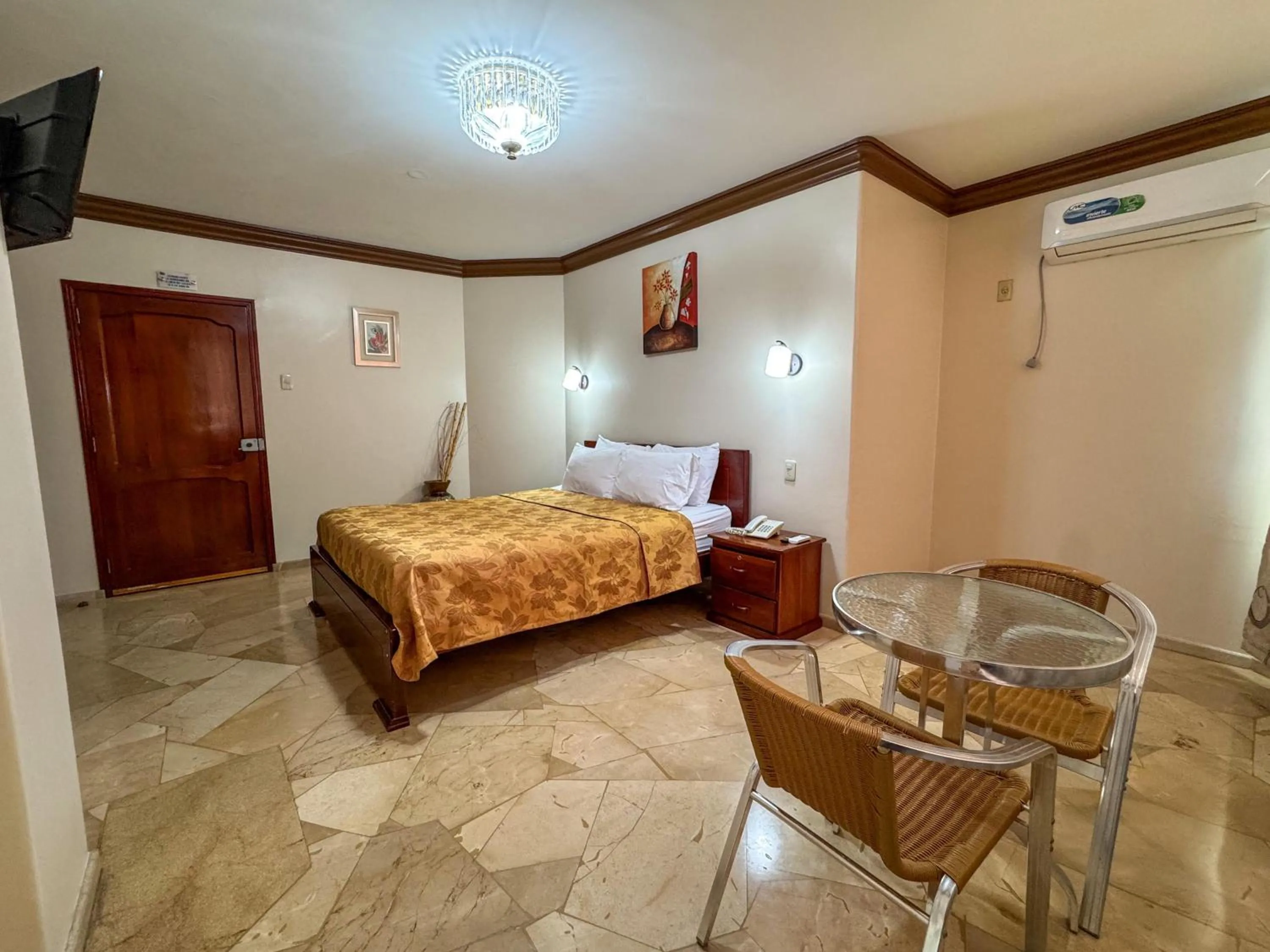 Bed in Hotel Bucaneiro