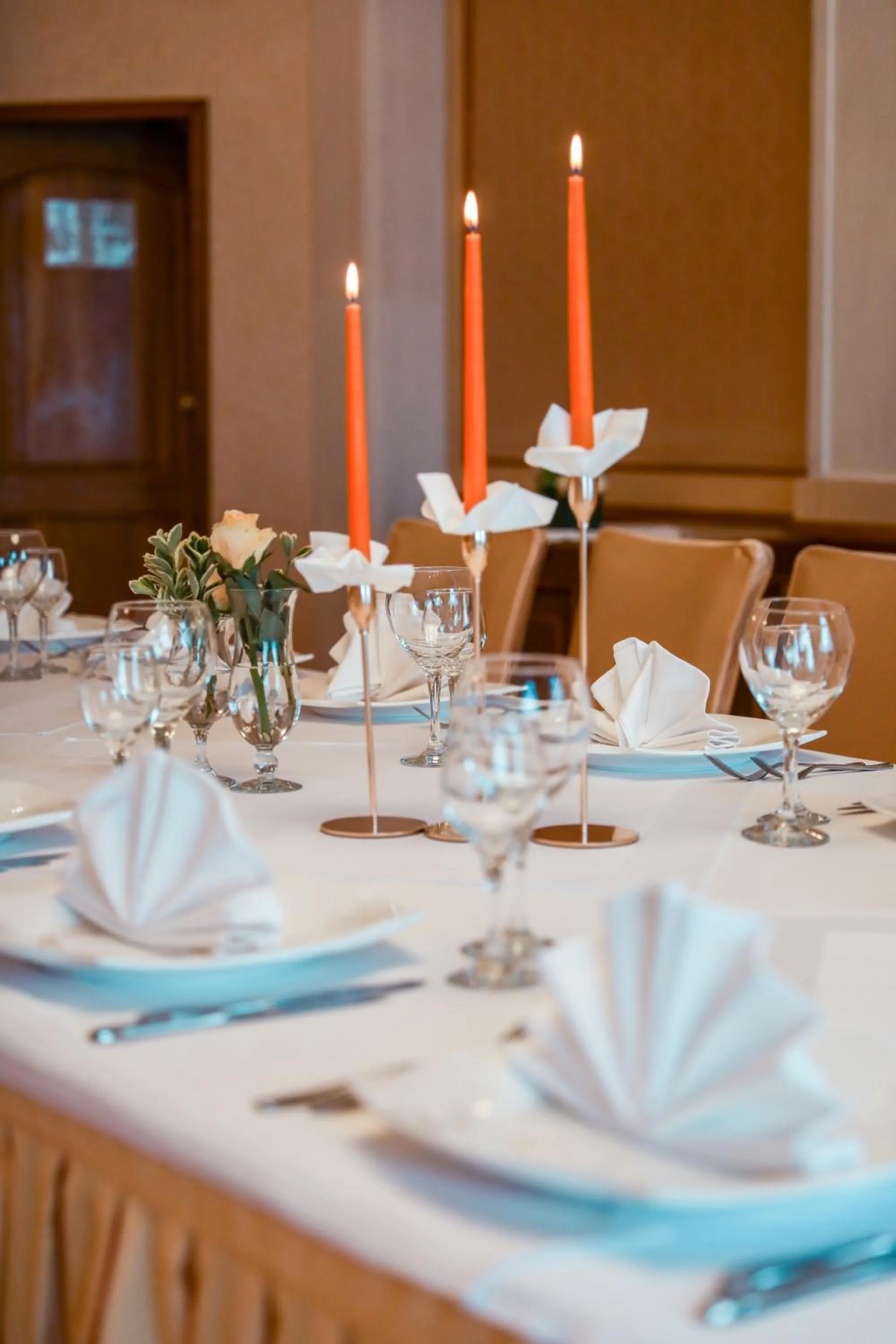 Restaurant/places to eat in Continental Hotel