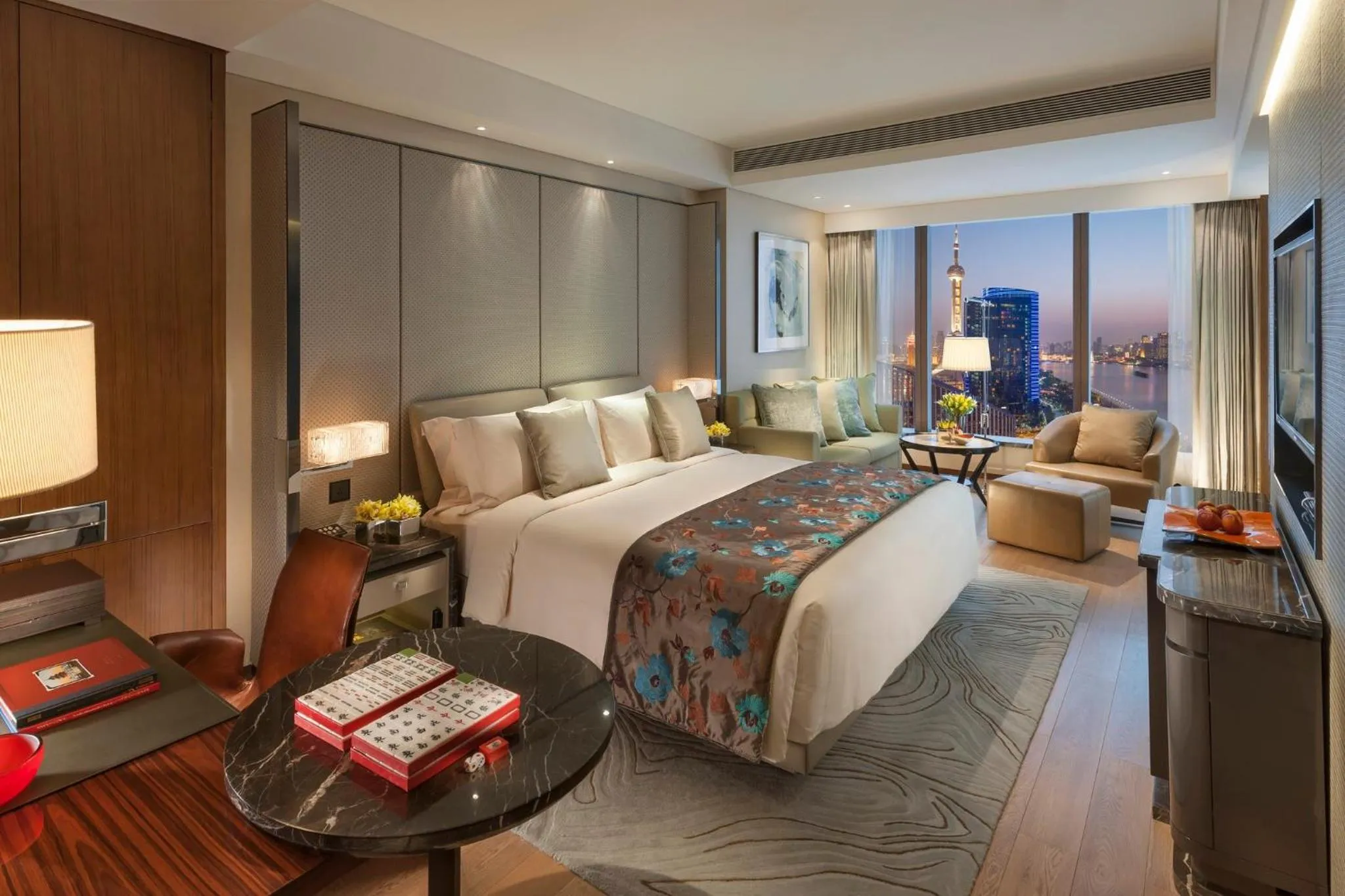 Photo of the whole room, Bed in Mandarin Oriental Pudong, Shanghai