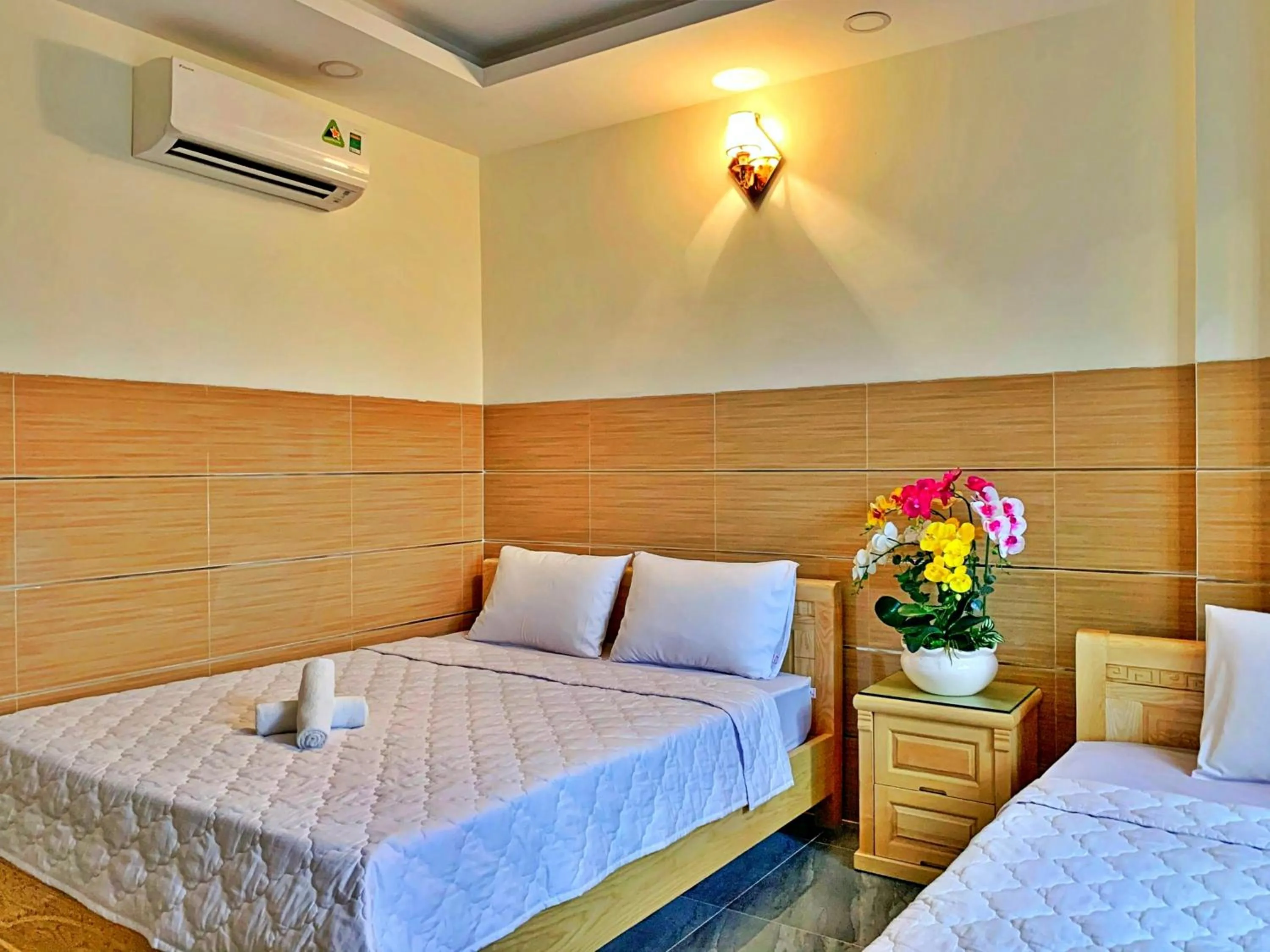 Bed in HANZ 868 Hotel Saigon