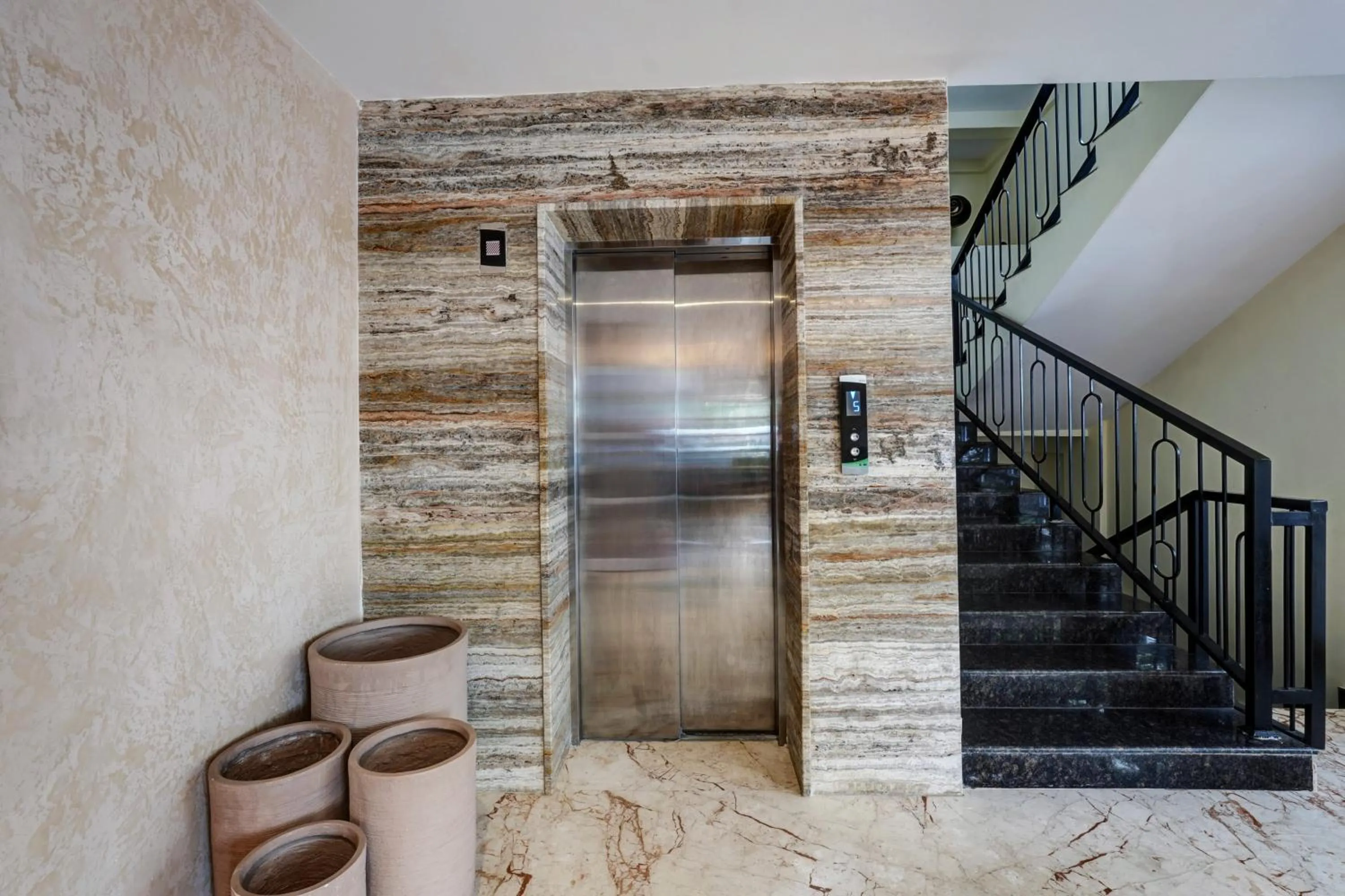 Lobby or reception in Astra Hotels & Suites - Koramangala