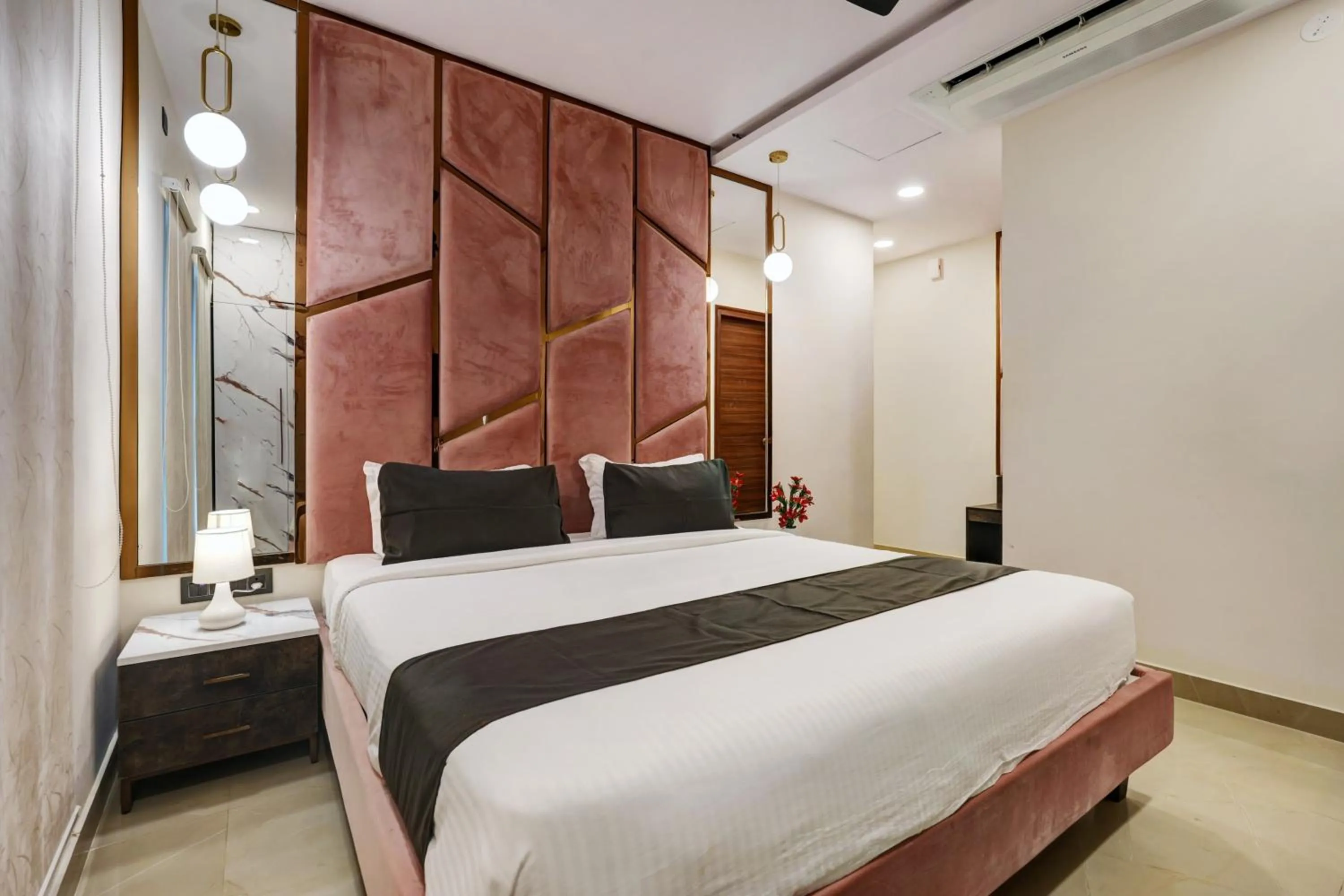 Bedroom, Bed in Astra Hotels & Suites - Koramangala