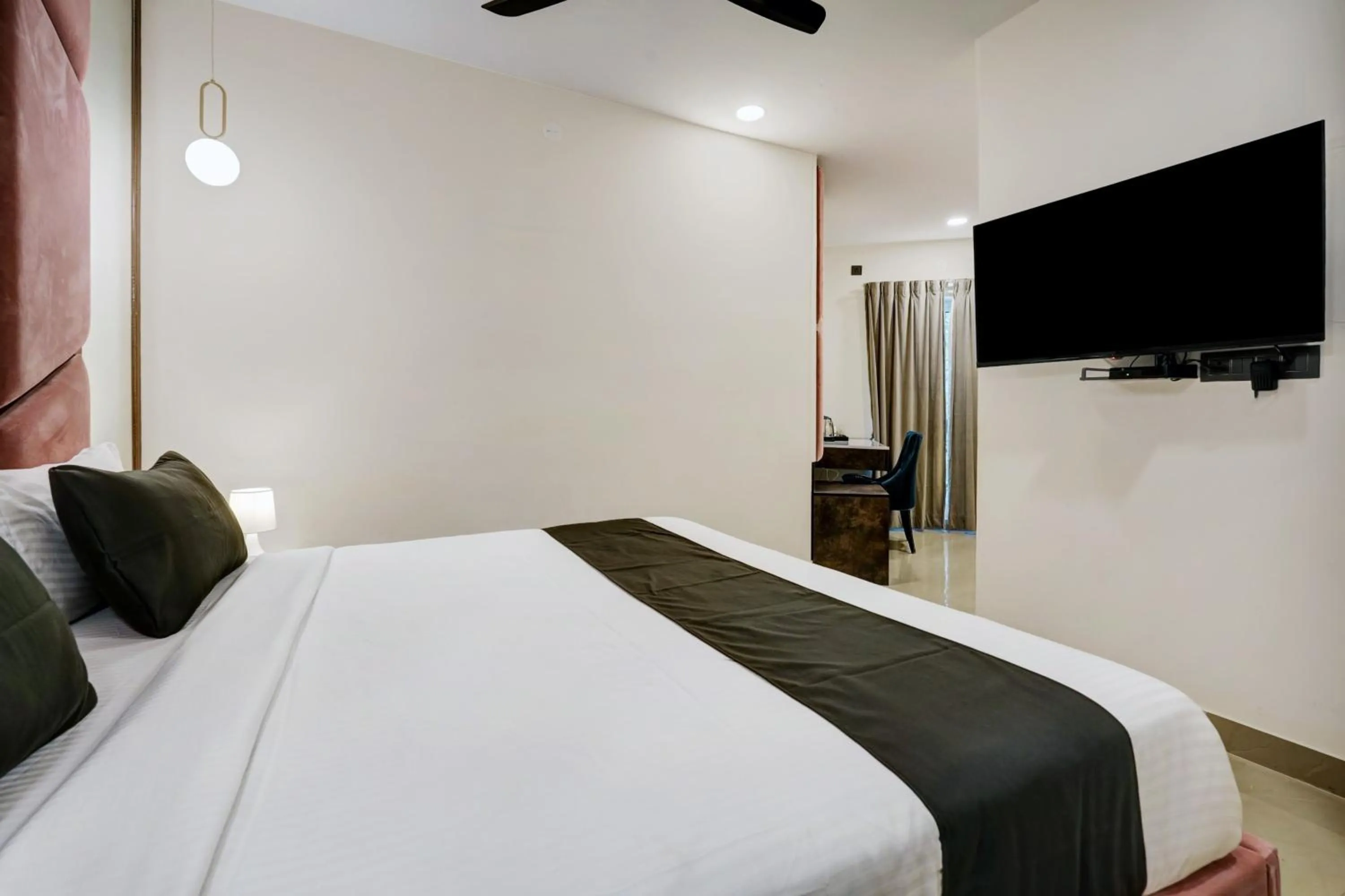 Bedroom, Bed in Astra Hotels & Suites - Koramangala