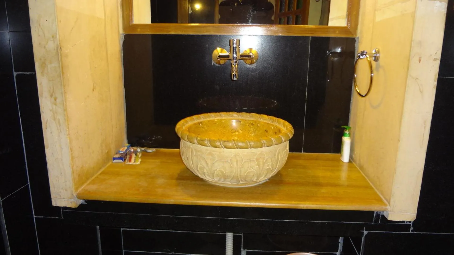 Bathroom in Hotel Victoria