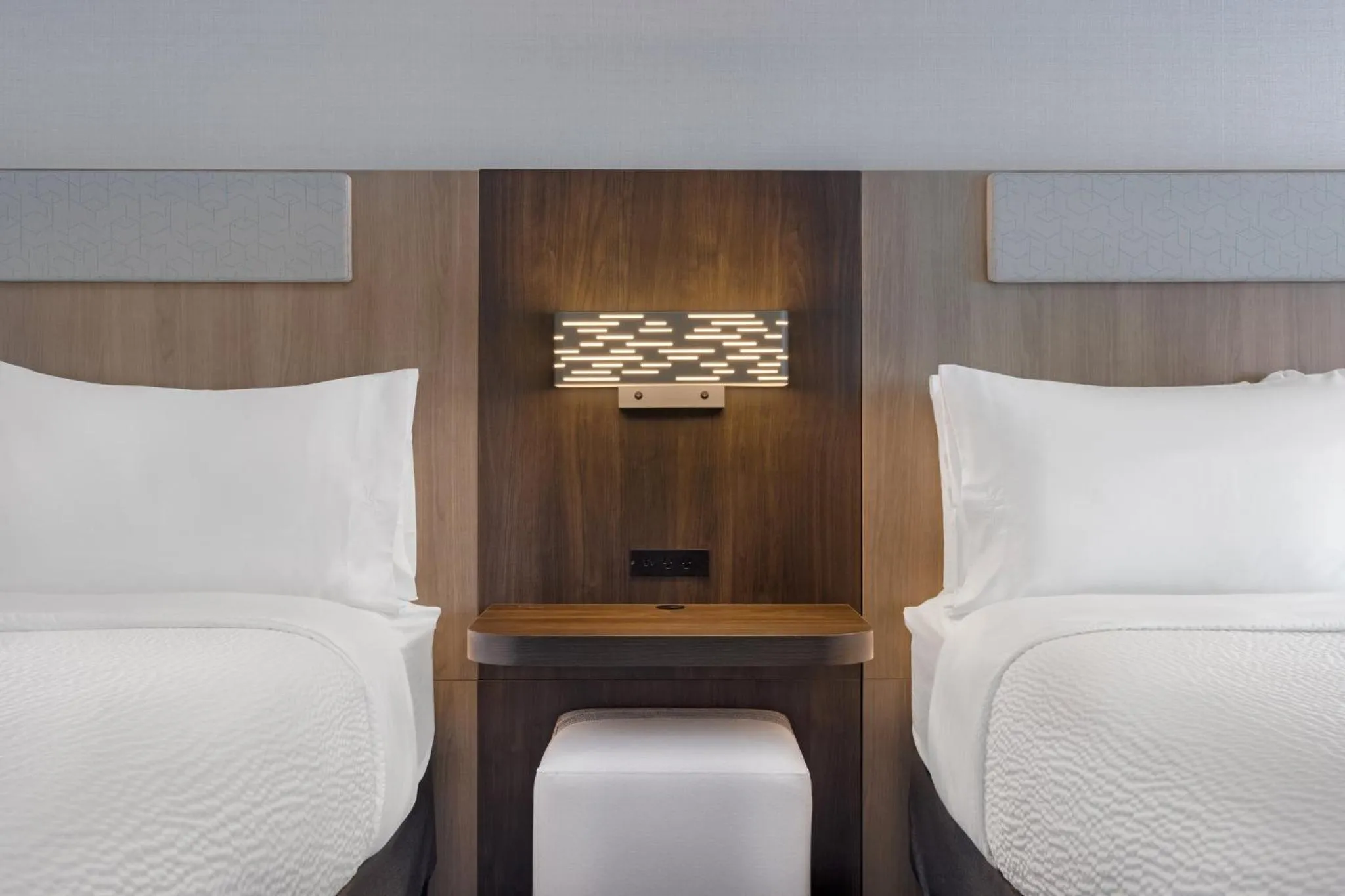 Photo of the whole room, Bed in Holiday Inn Express & Suites St Thomas