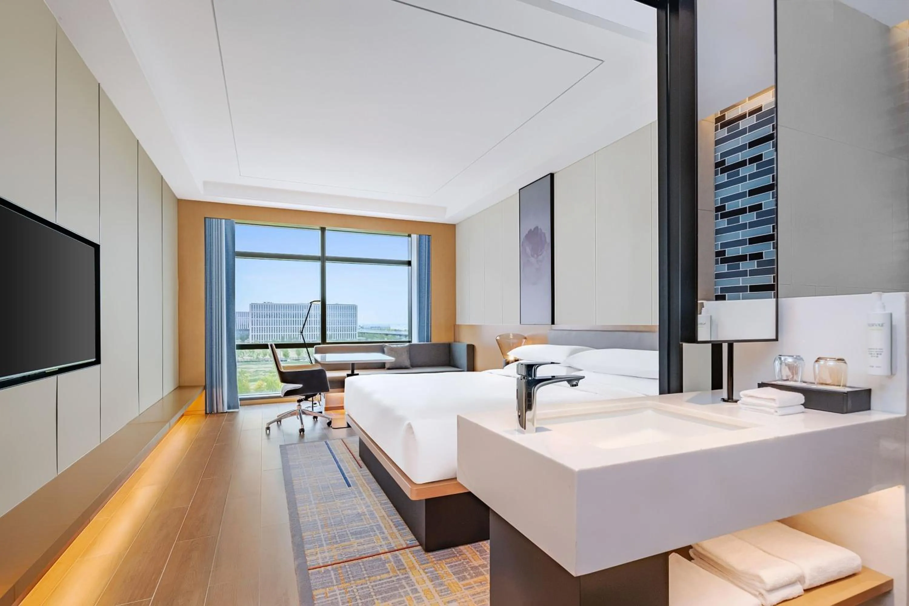 Photo of the whole room, Bed in Fairfield by Marriott Beijing Daxing Airport