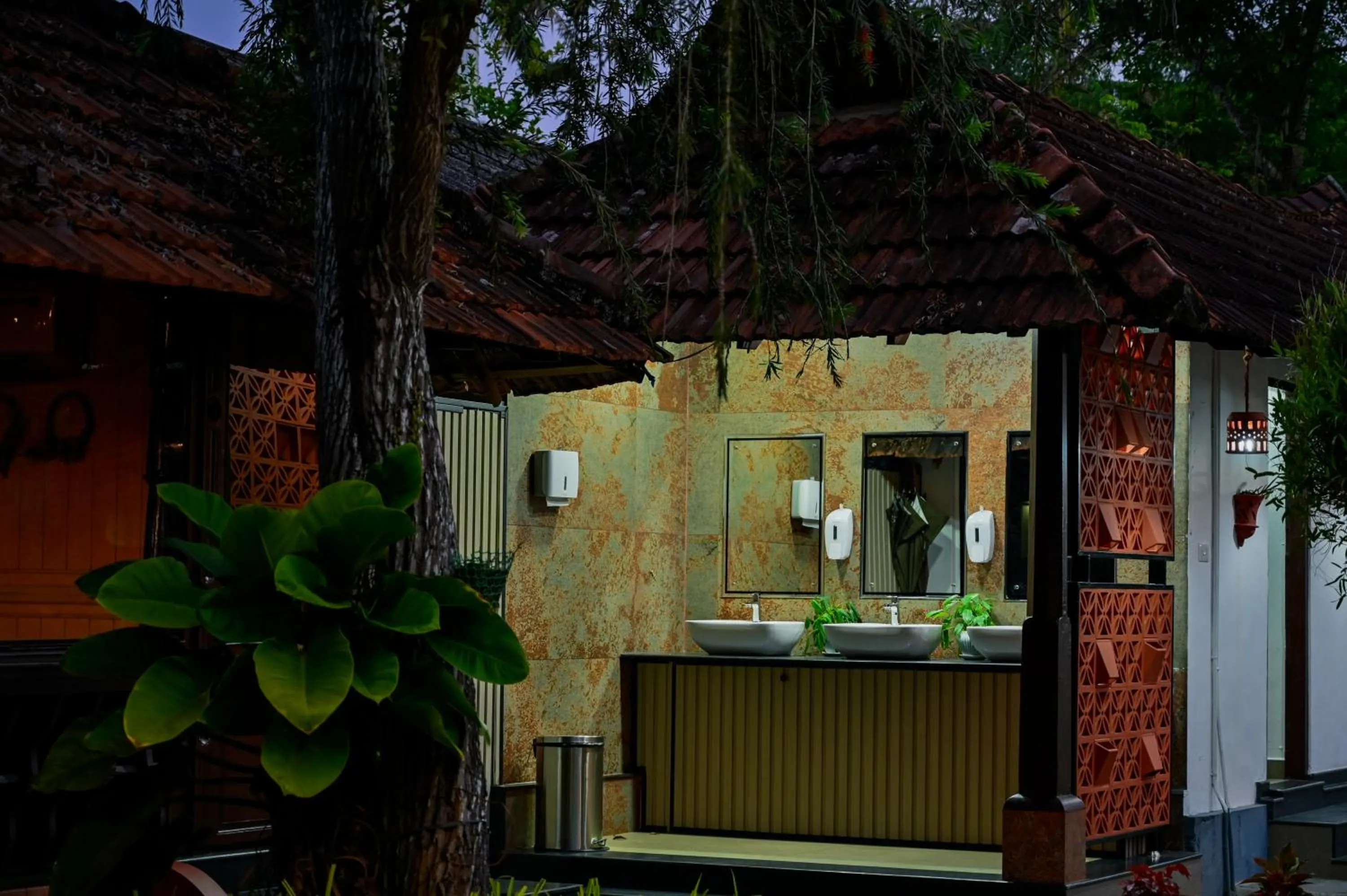 Dining area in Paradise Heritage Resort