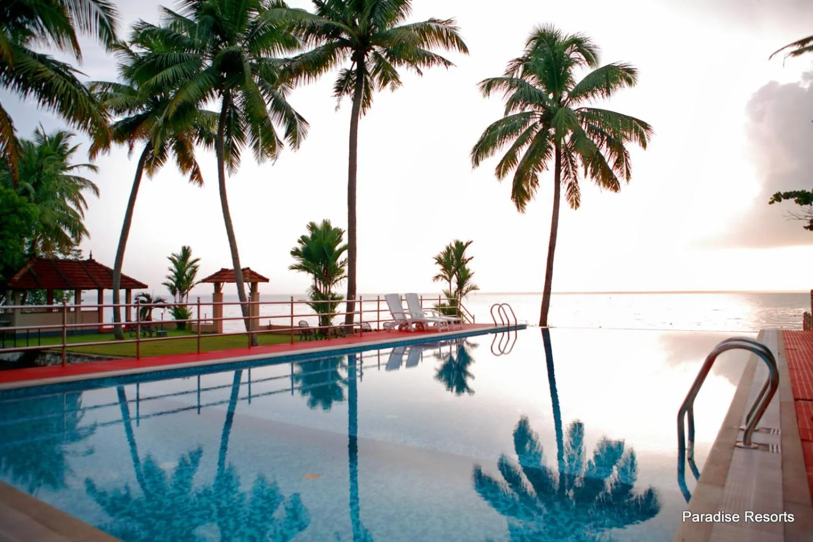 Swimming pool in Paradise Heritage Resort