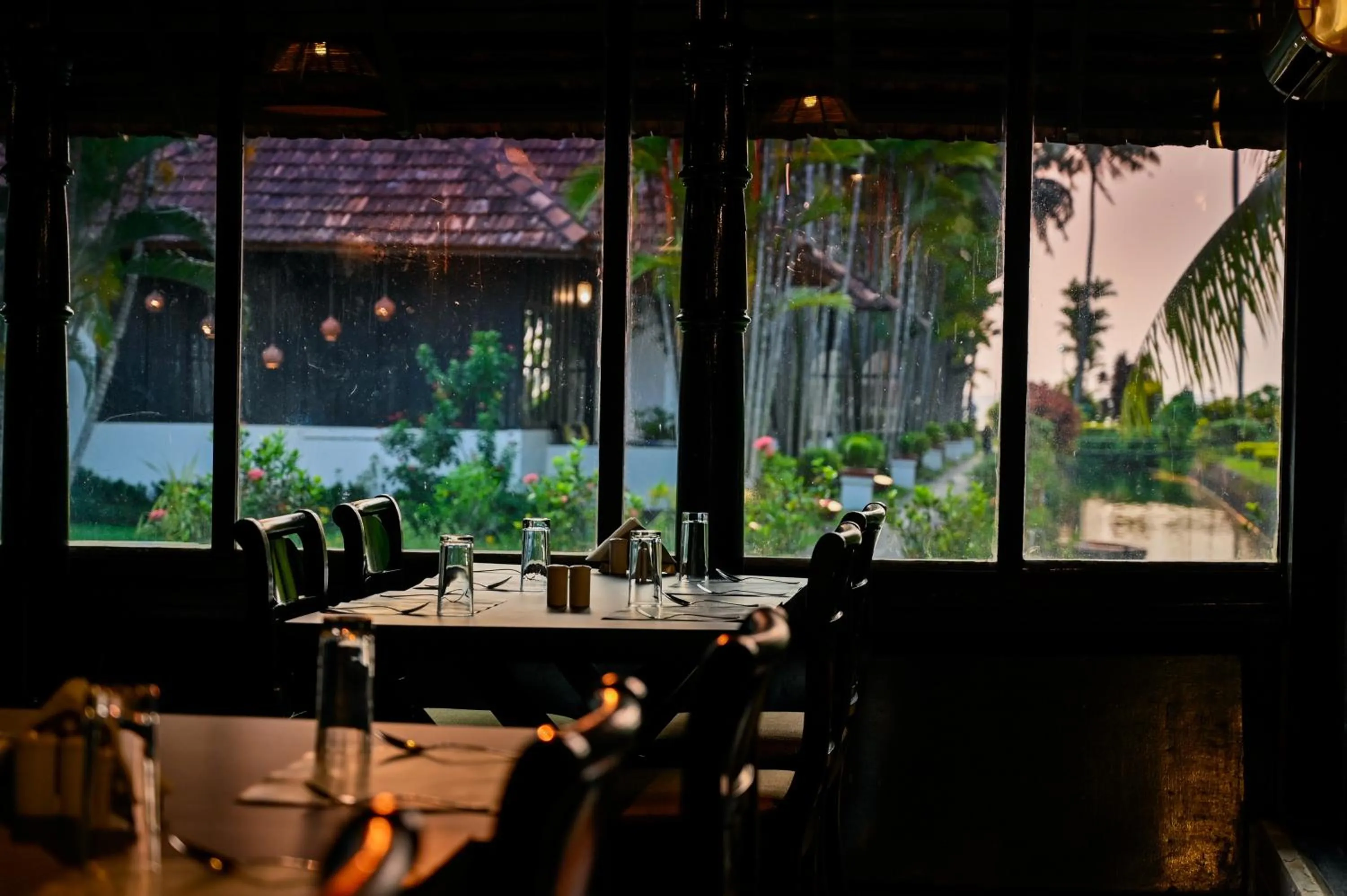 Restaurant/places to eat in Paradise Heritage Resort