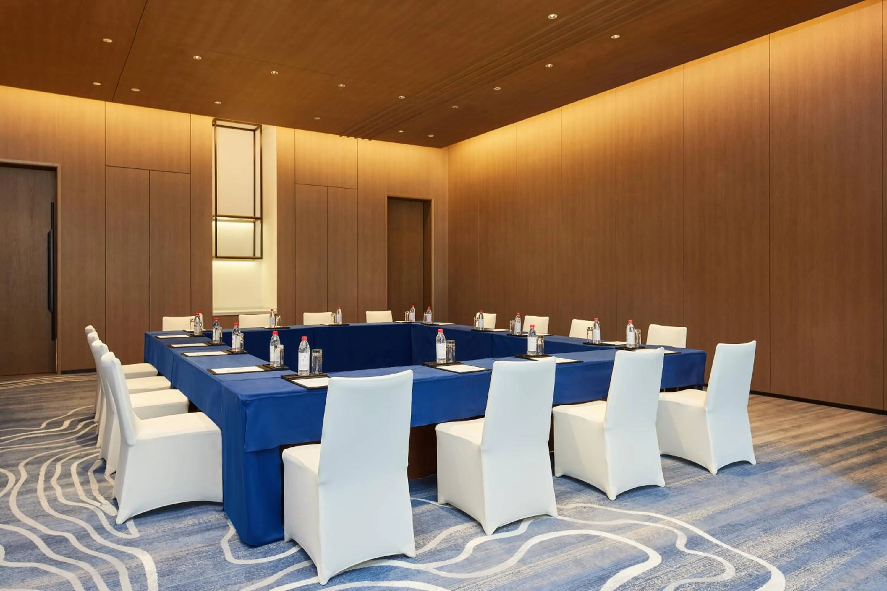 Meeting/conference room in Courtyard by Marriott Jiuzhaigou
