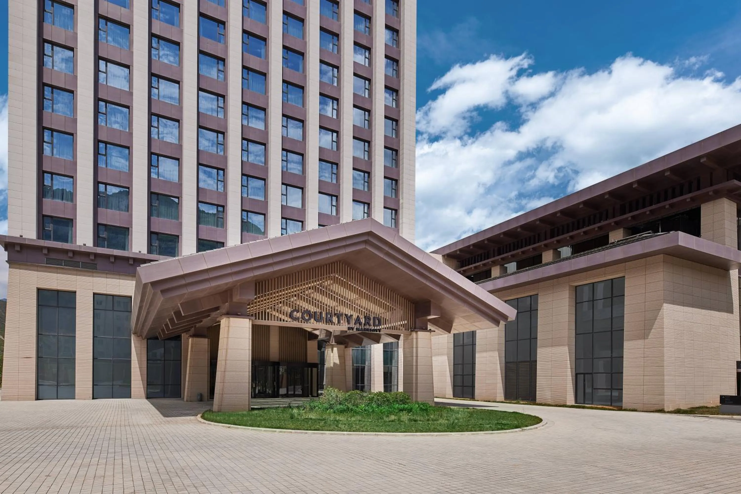 Property building in Courtyard by Marriott Jiuzhaigou