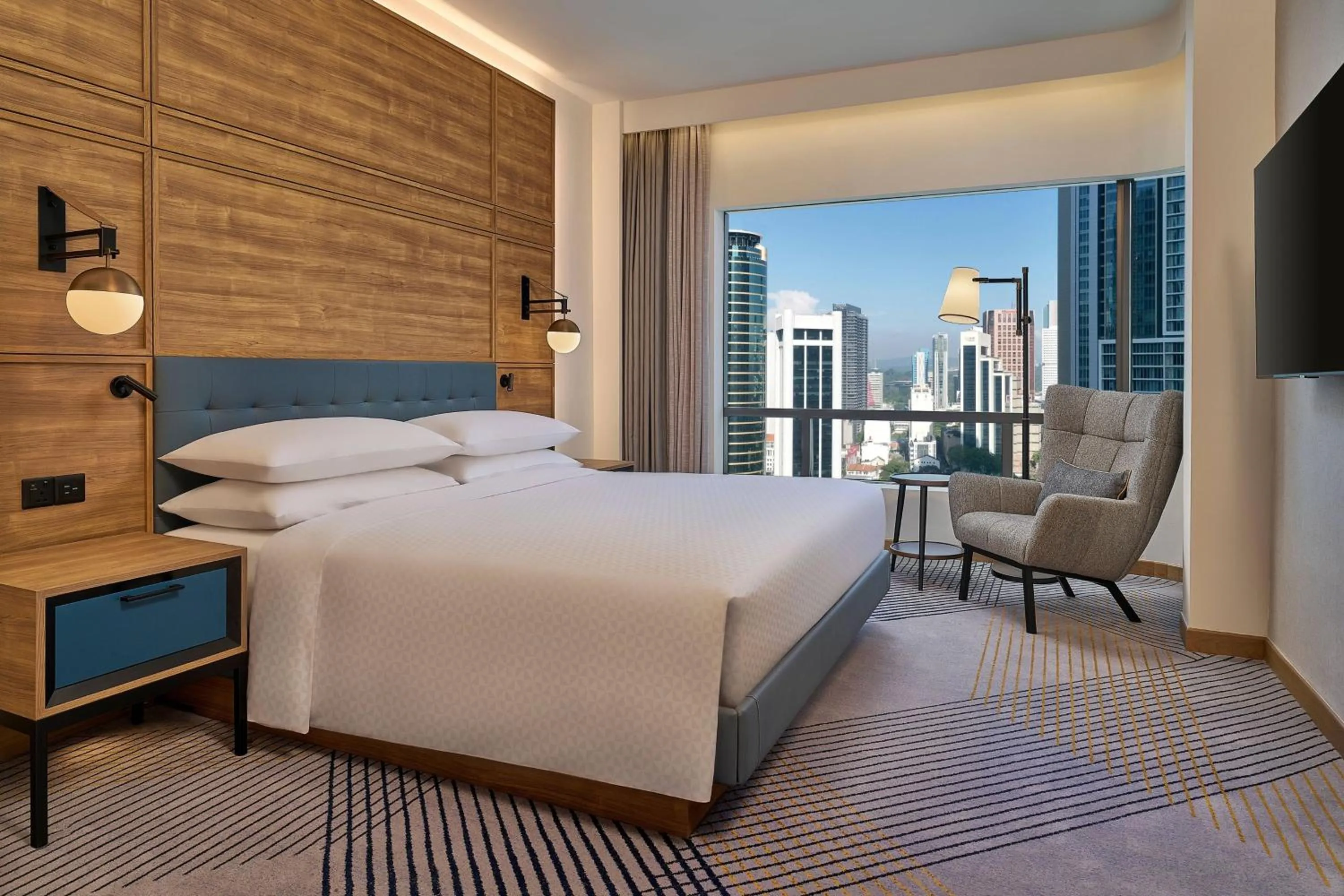 Photo of the whole room, Bed in Four Points by Sheraton Kuala Lumpur, City Centre