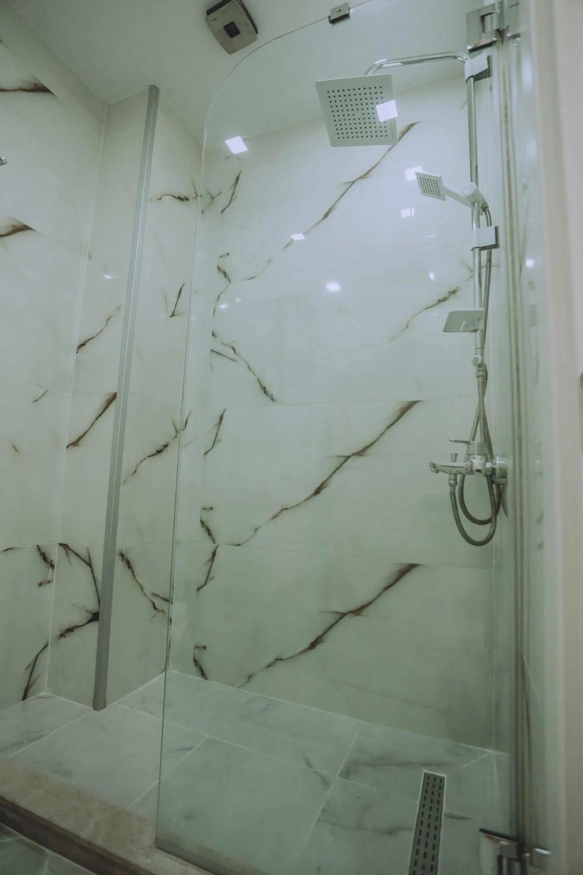 Shower in Royal Medis Hotel