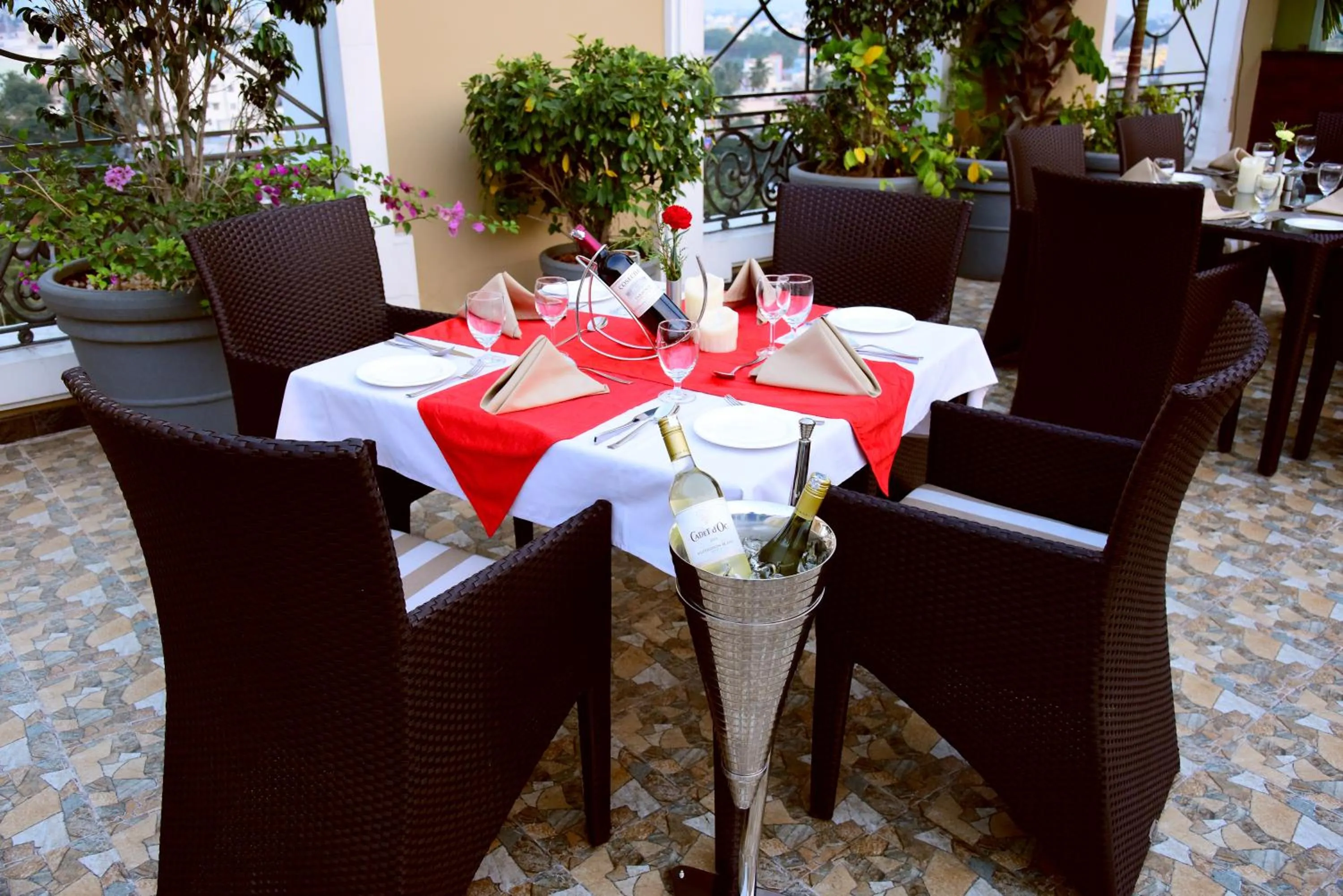 Restaurant/places to eat in Sivaraj Inn Salem