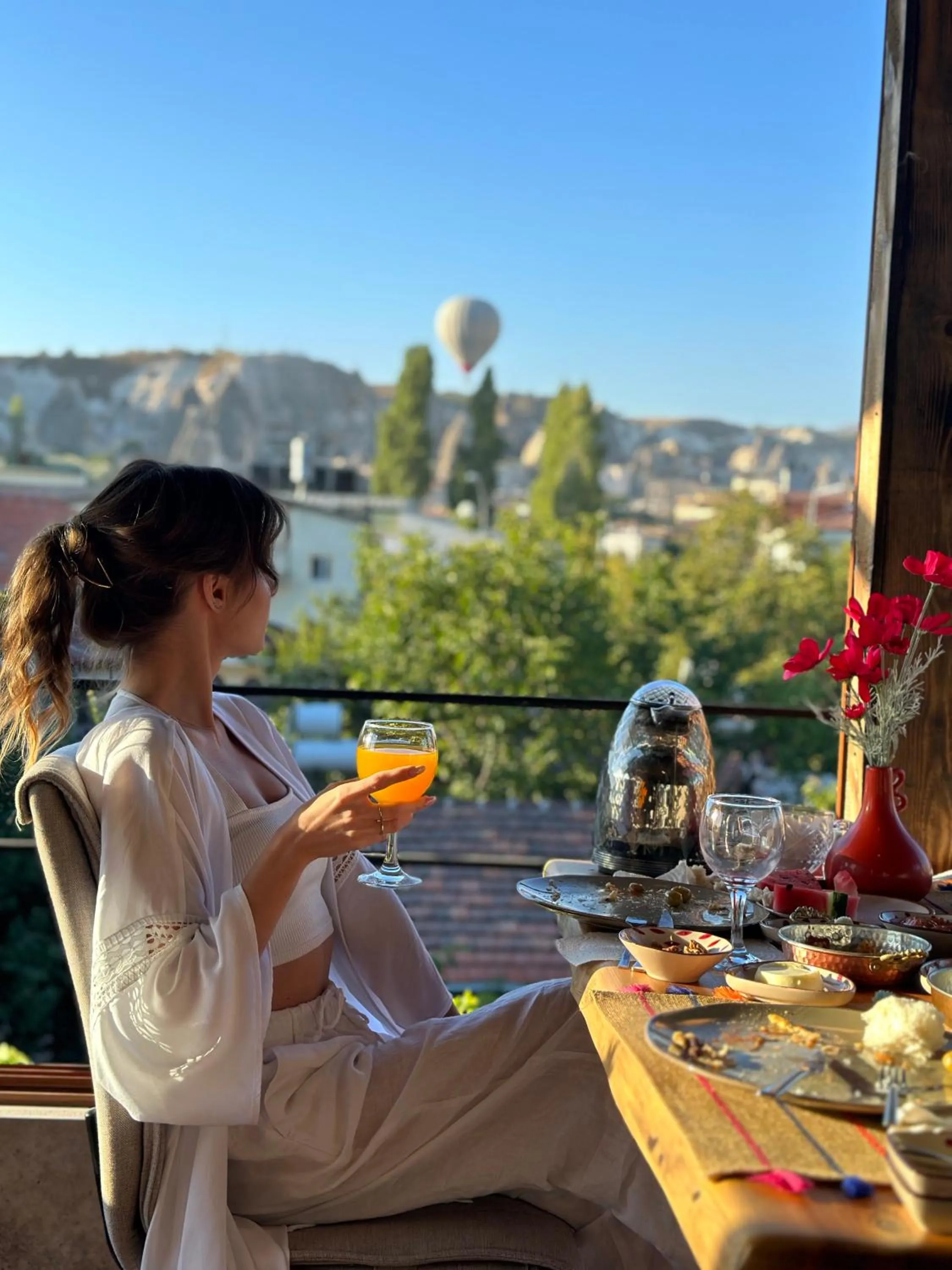 Day in Aysel Inn House